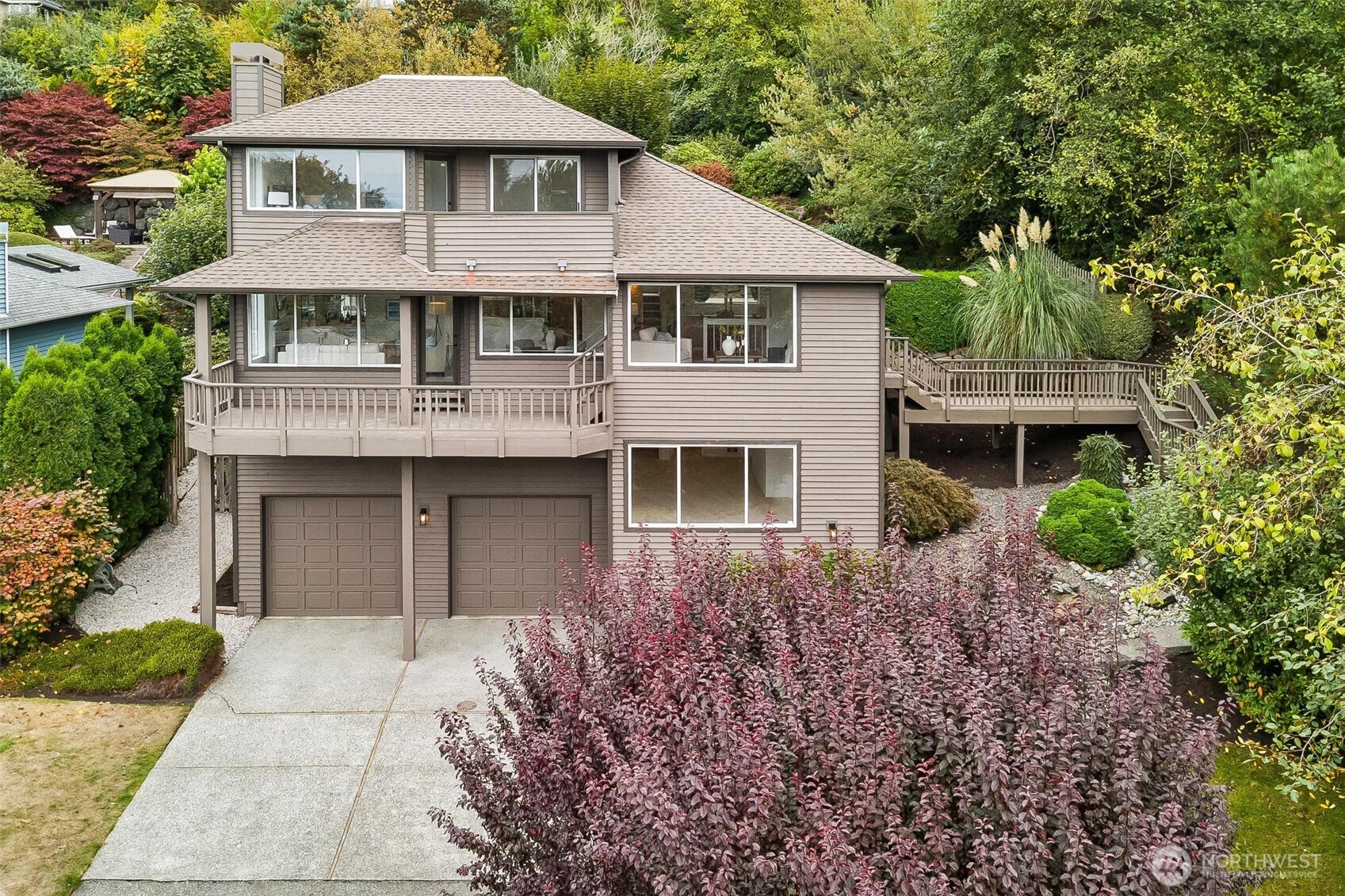 17105 76th Avenue Property Photo 1