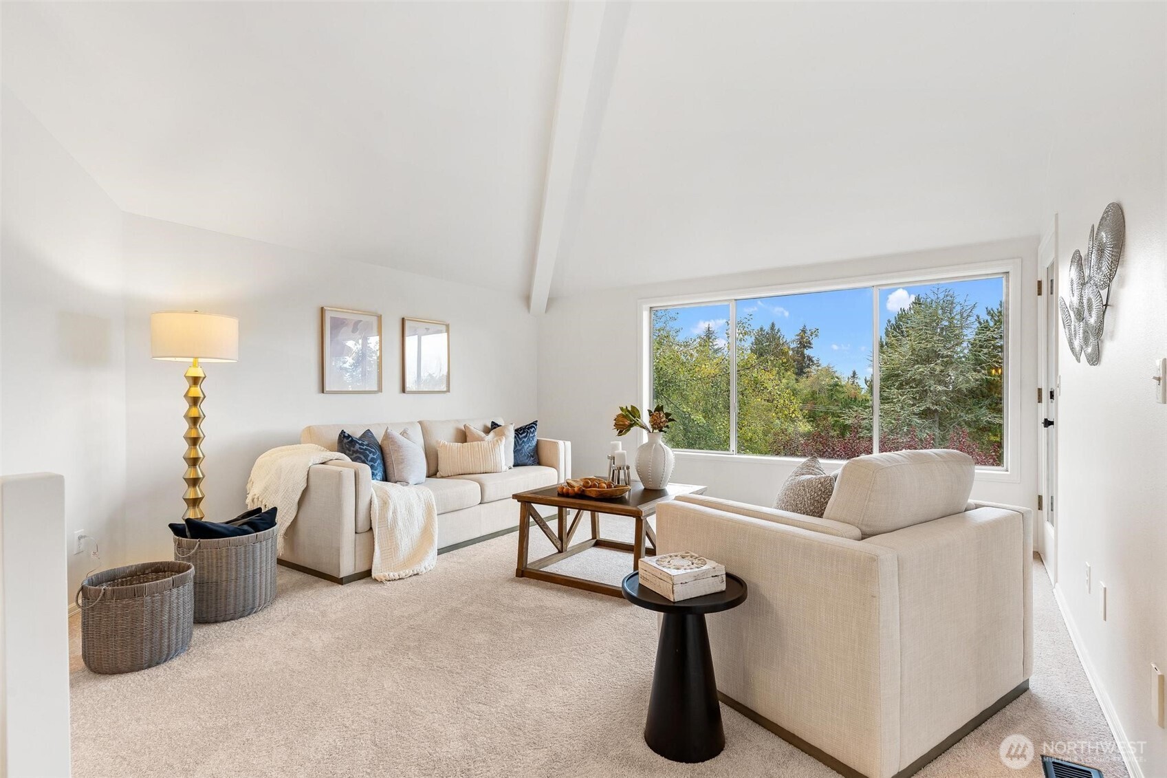 17105 76th Avenue Property Photo 6