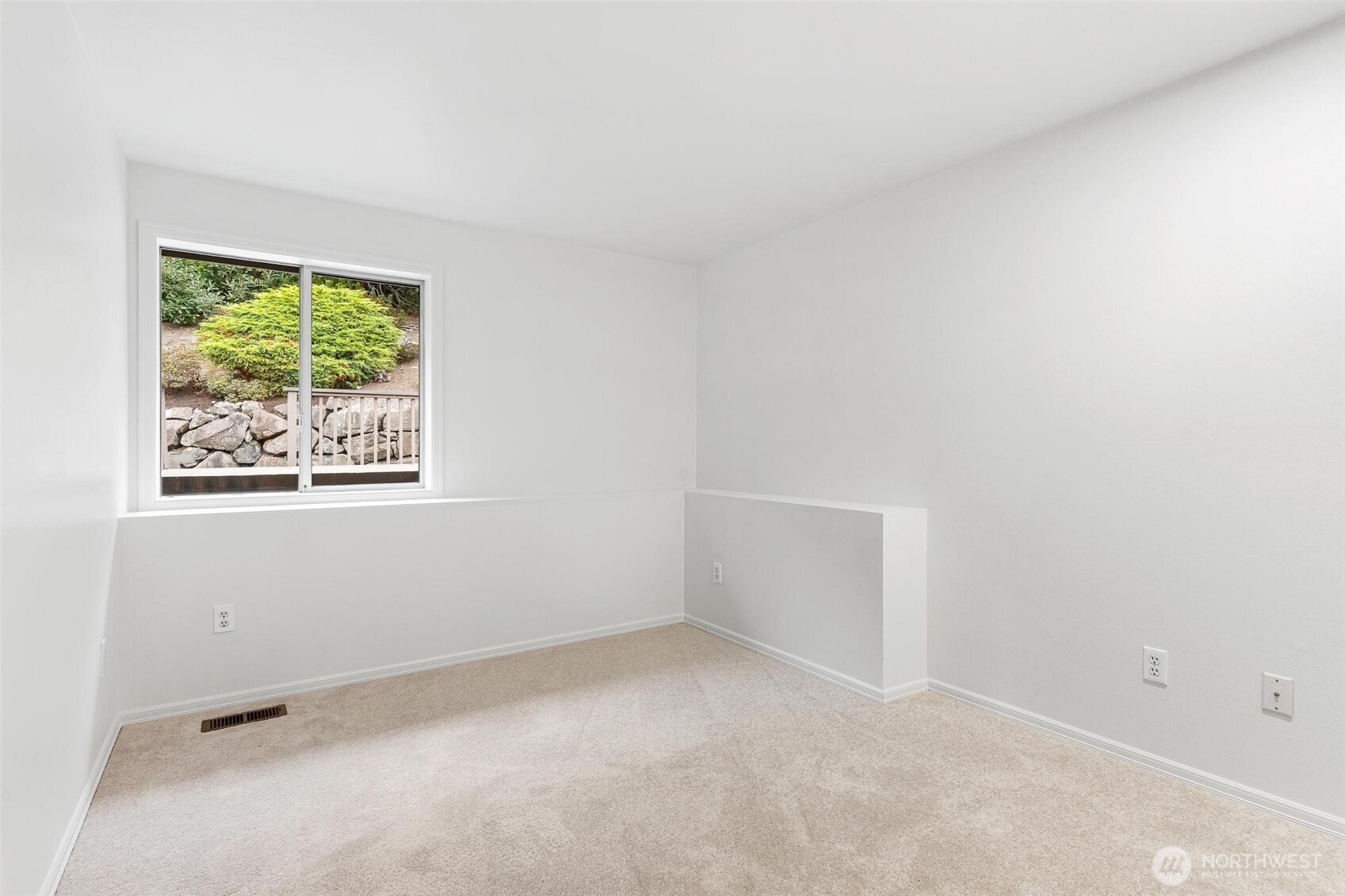 17105 76th Avenue Property Photo 16