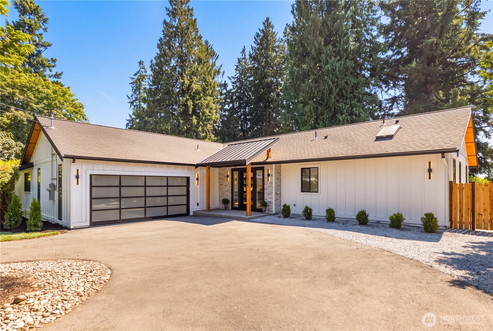 15729 Larch Way Property Photo 1
