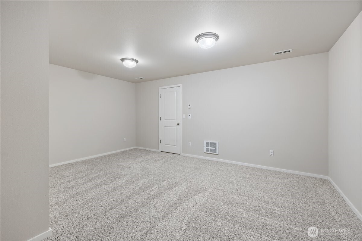 16526 2nd Avenue Property Photo 30