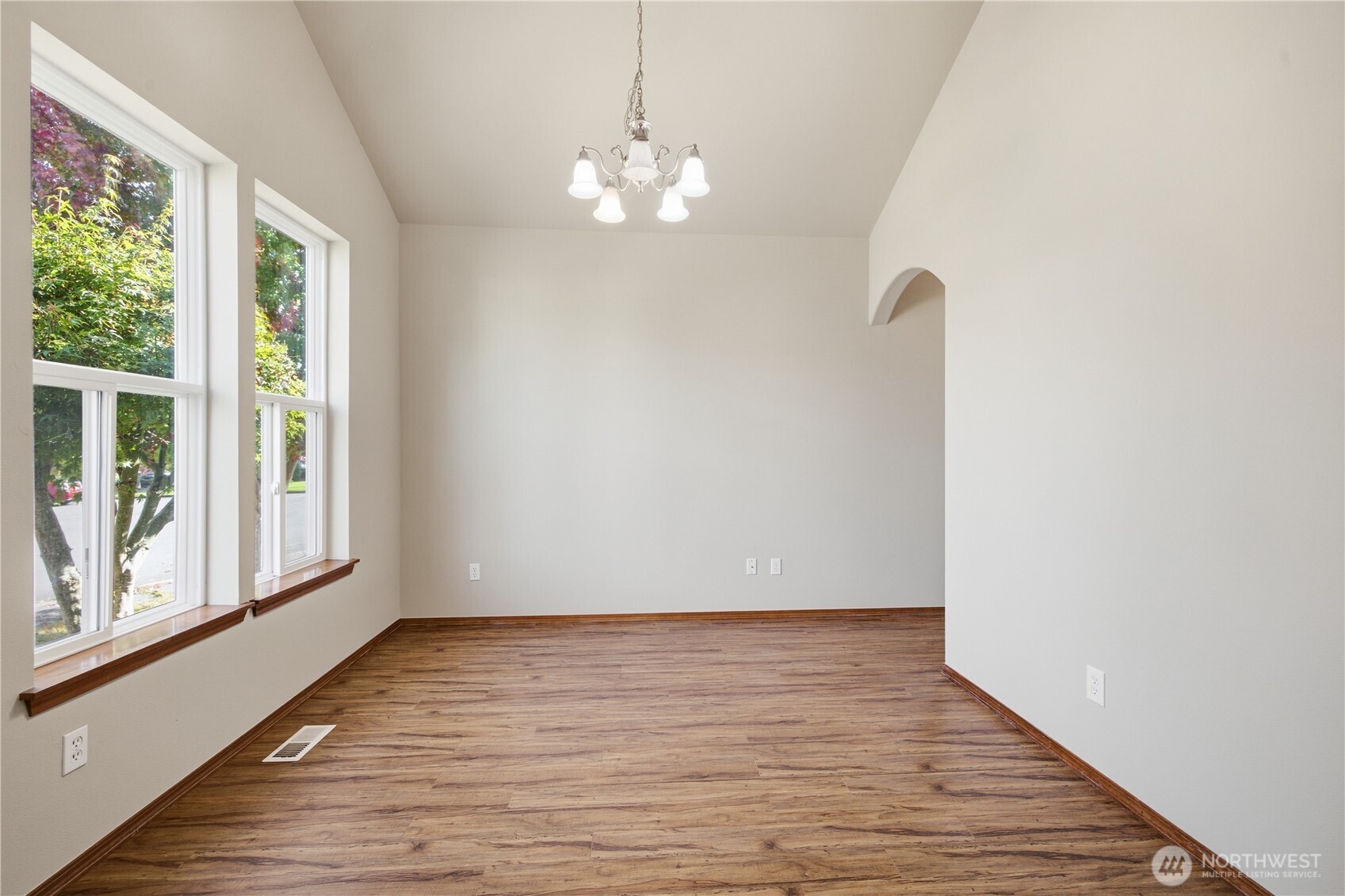 1752 S Prospect Lane Property Photo 4