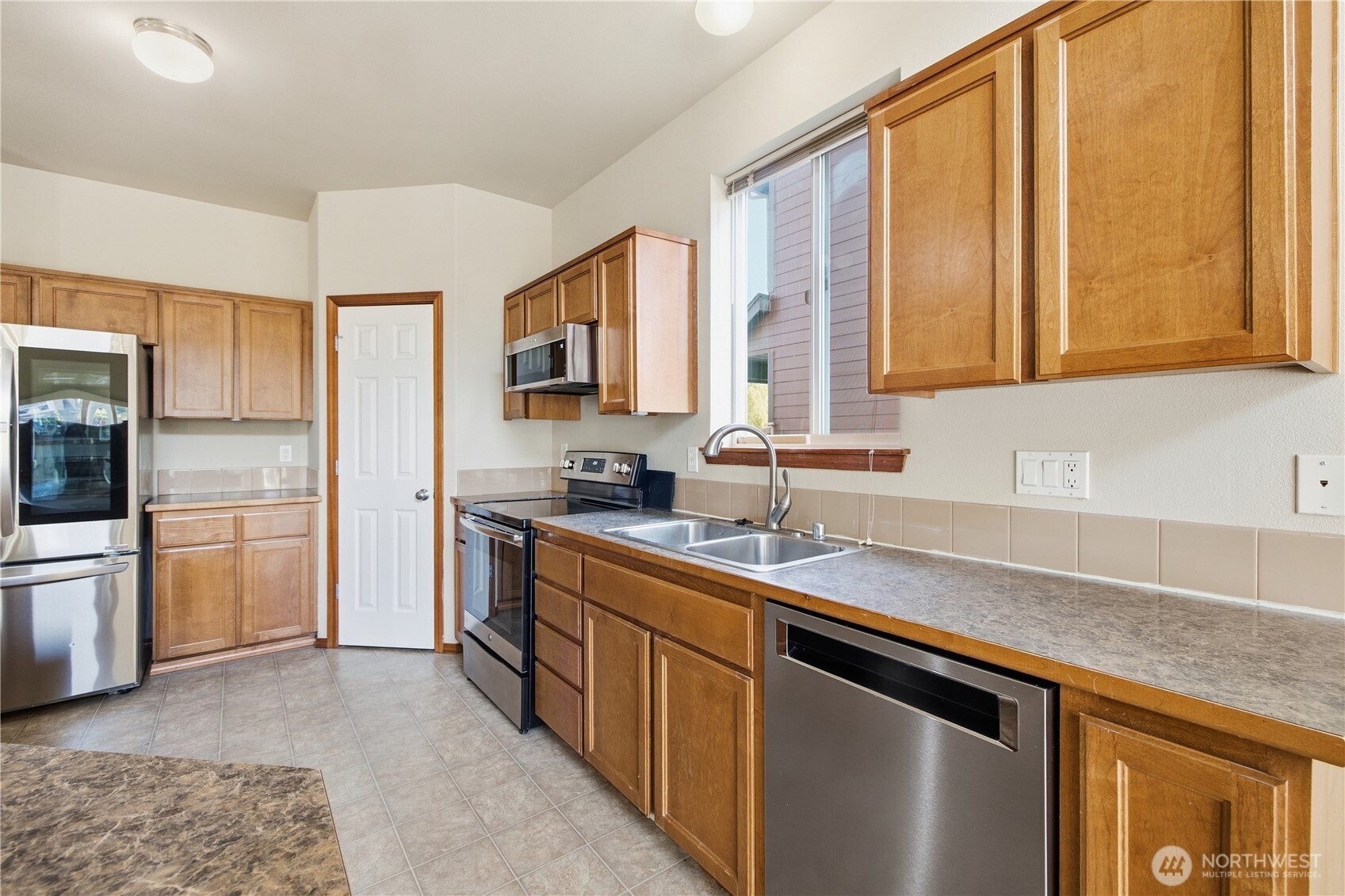 1752 S Prospect Lane Property Photo 14