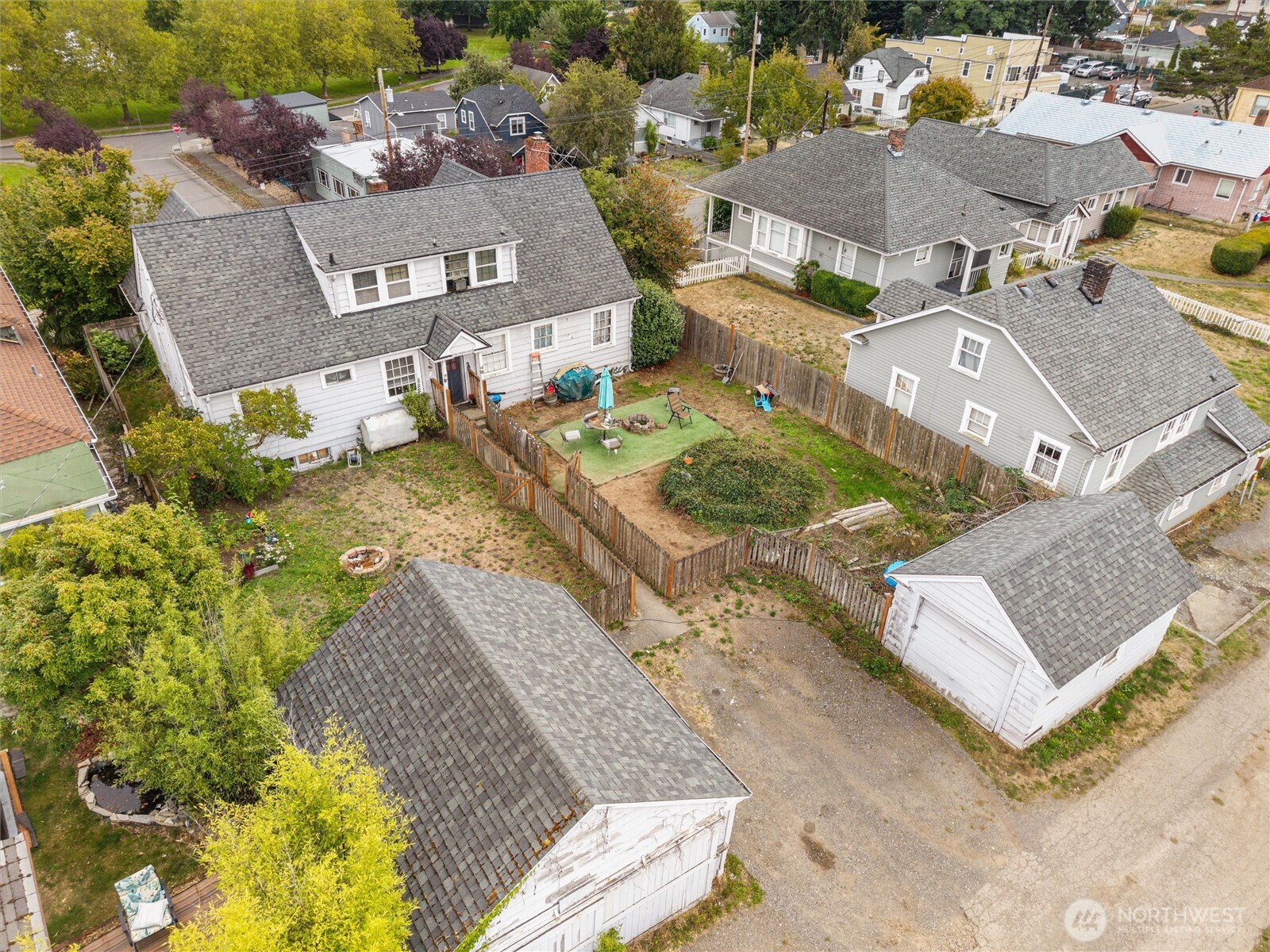 1327 Park Avenue Property Photo 23