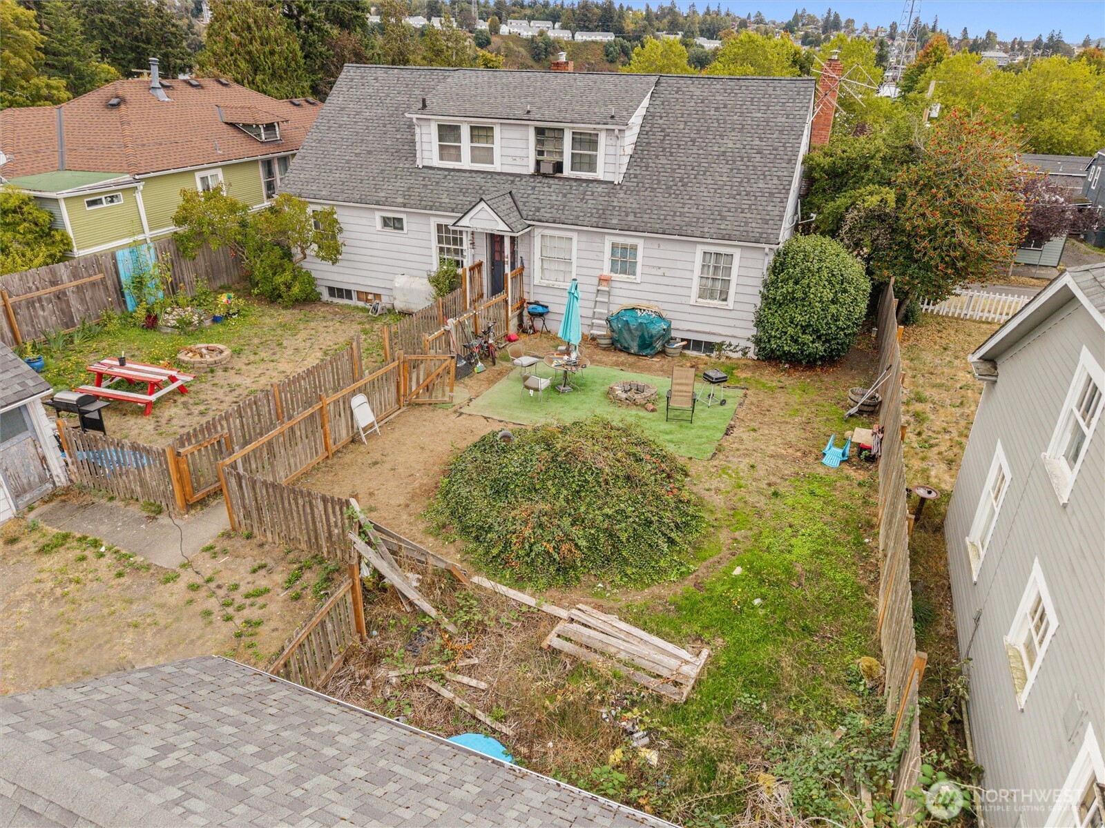 1327 Park Avenue Property Photo 26