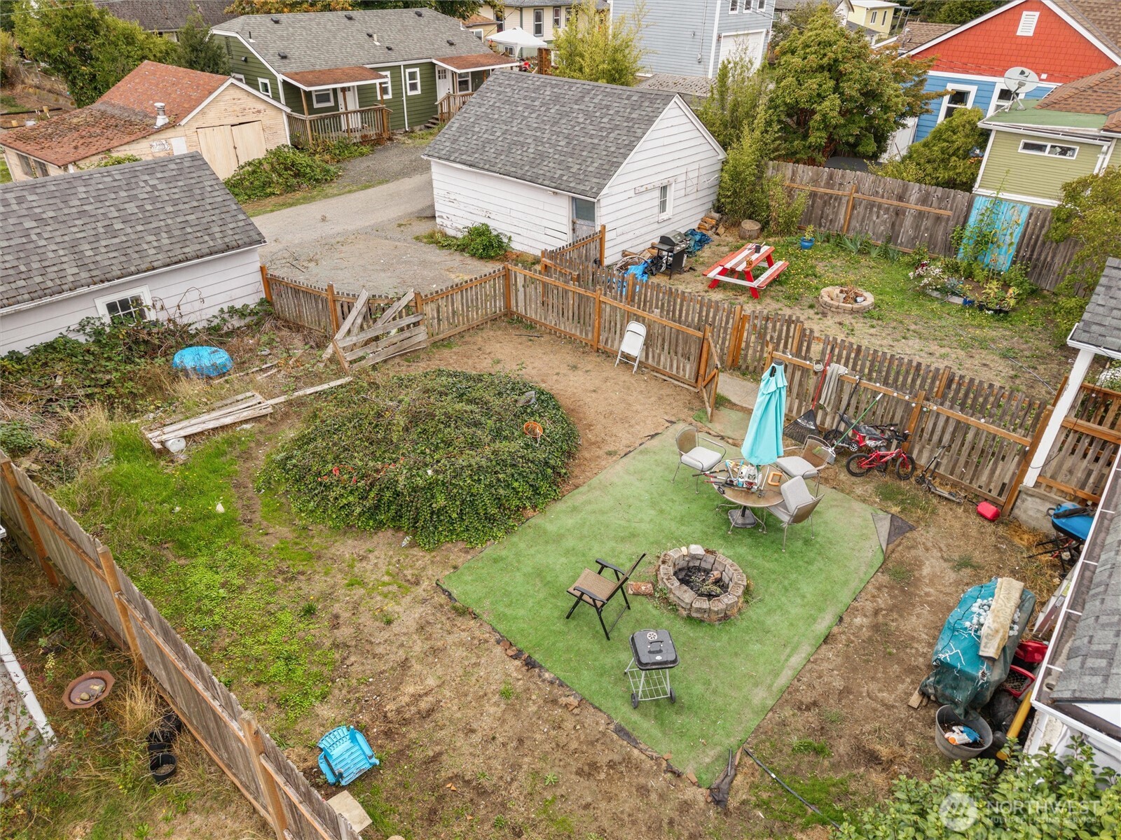 1327 Park Avenue Property Photo 27