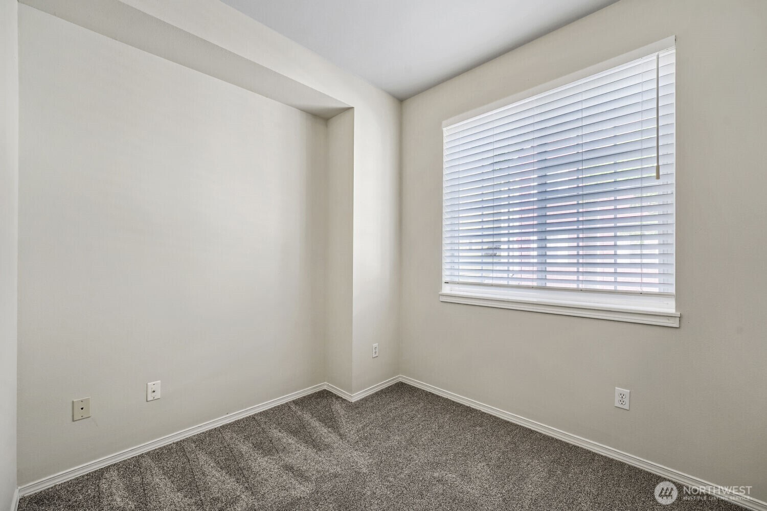 1800 Ne 40th Street F3 Property Photo 9