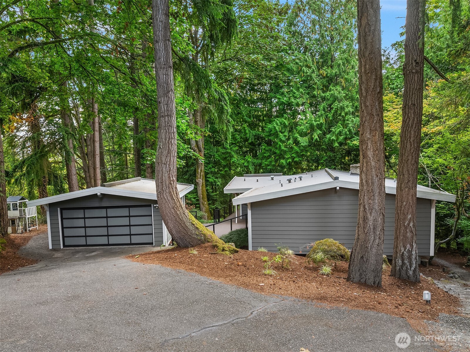 9 Mt Pilchuck Avenue Property Photo 3