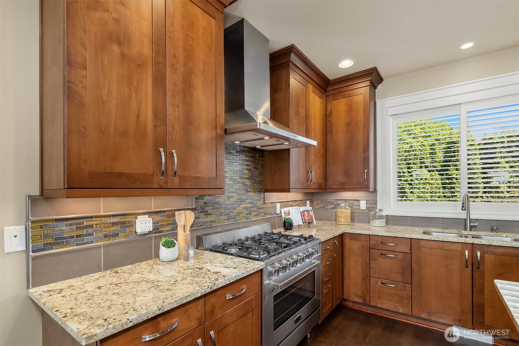 20 6th Street Property Photo 14