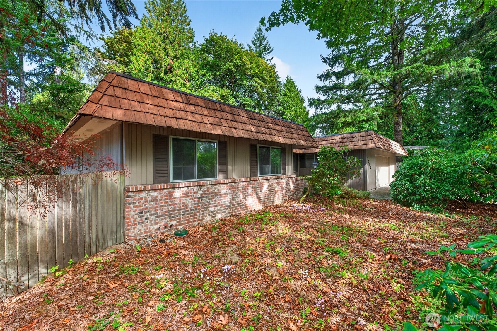 1748 Camden Park Drive Property Photo 1
