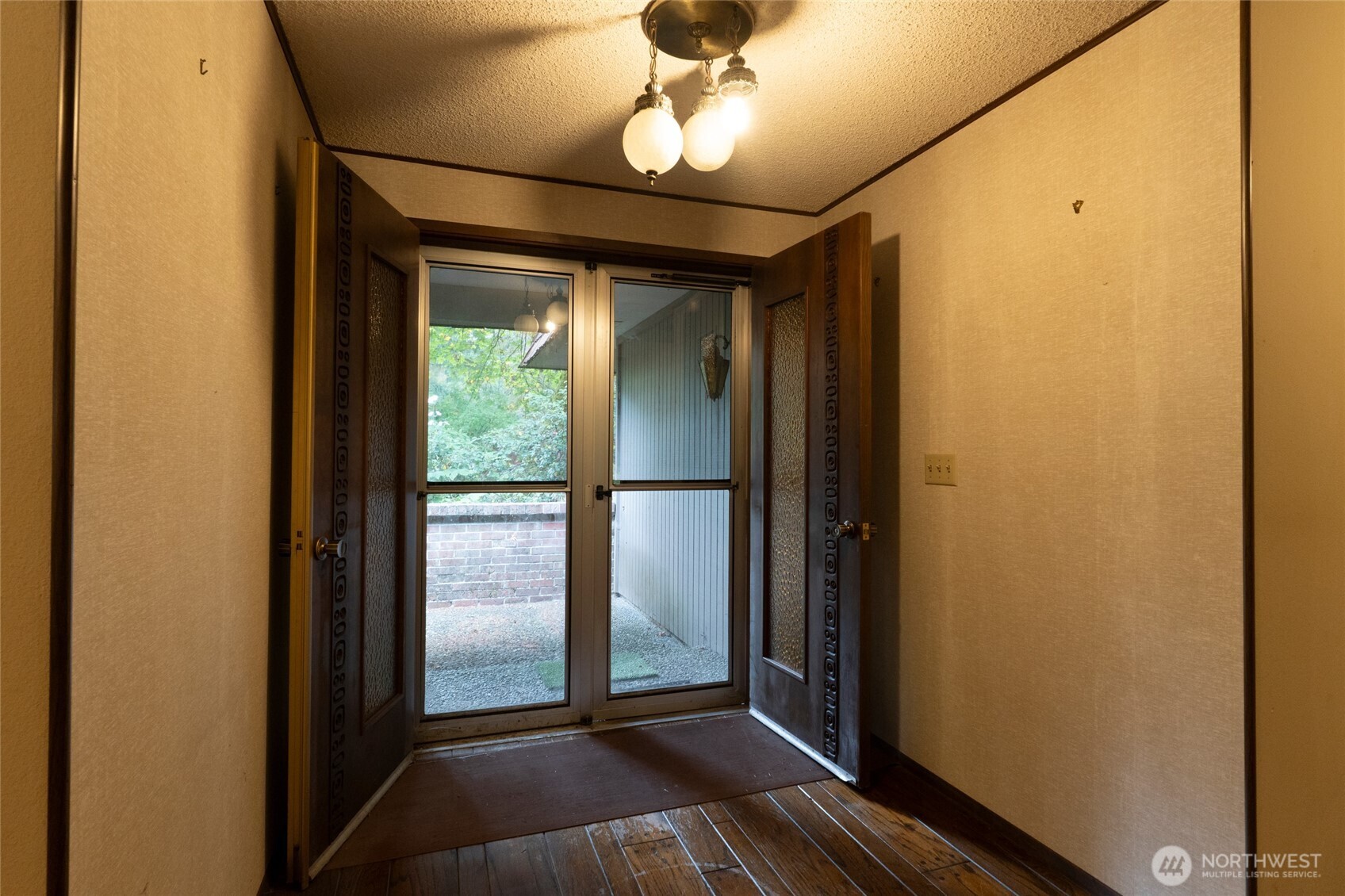 1748 Camden Park Drive Property Photo 5
