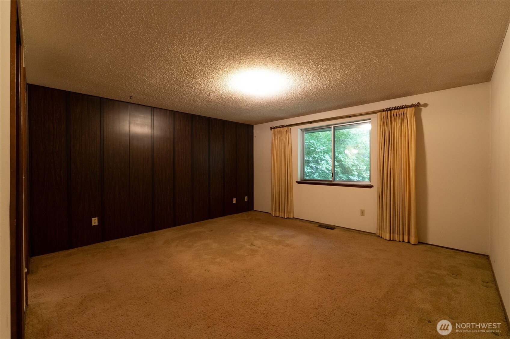 1748 Camden Park Drive Property Photo 20