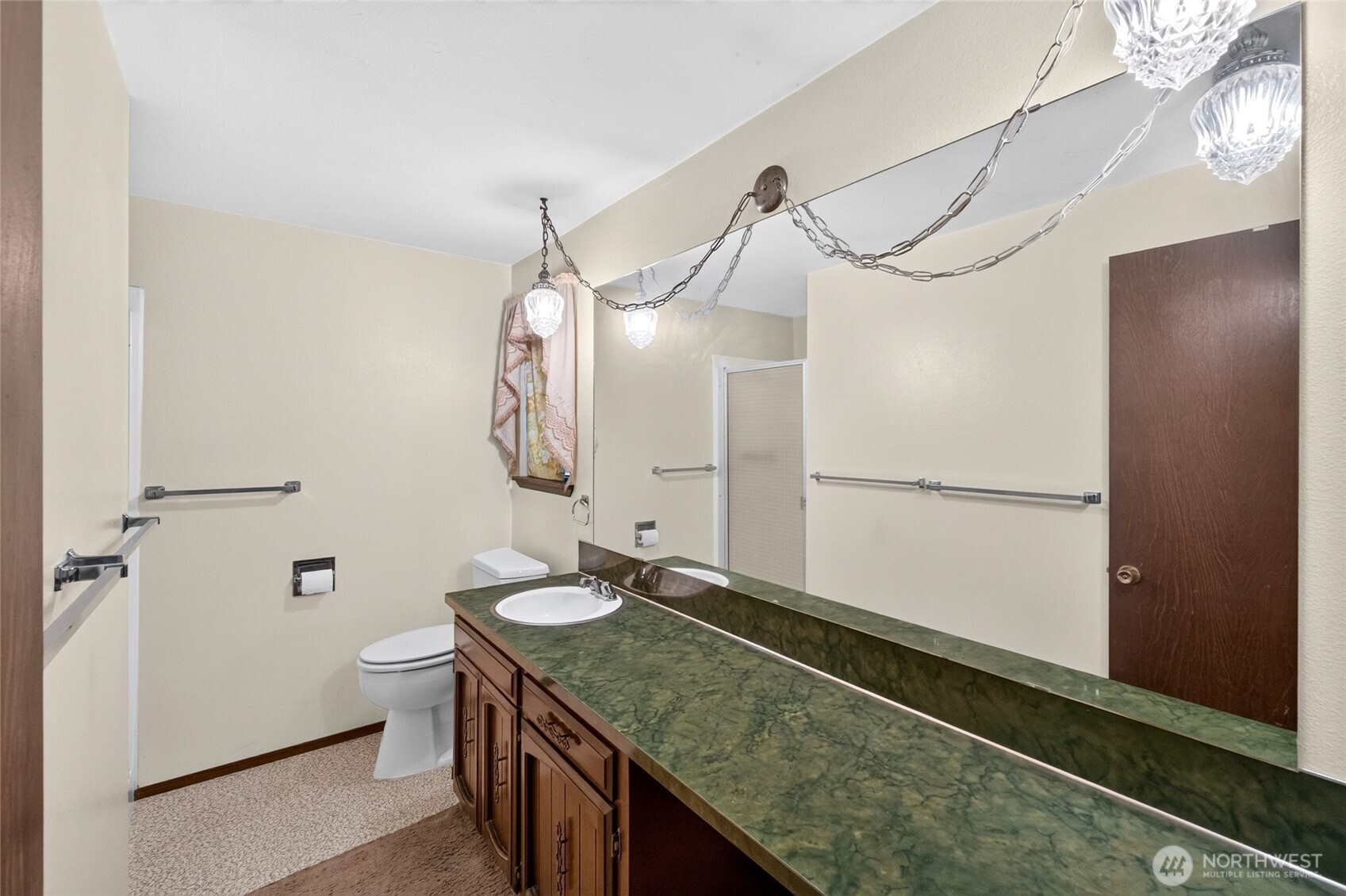 1748 Camden Park Drive Property Photo 22