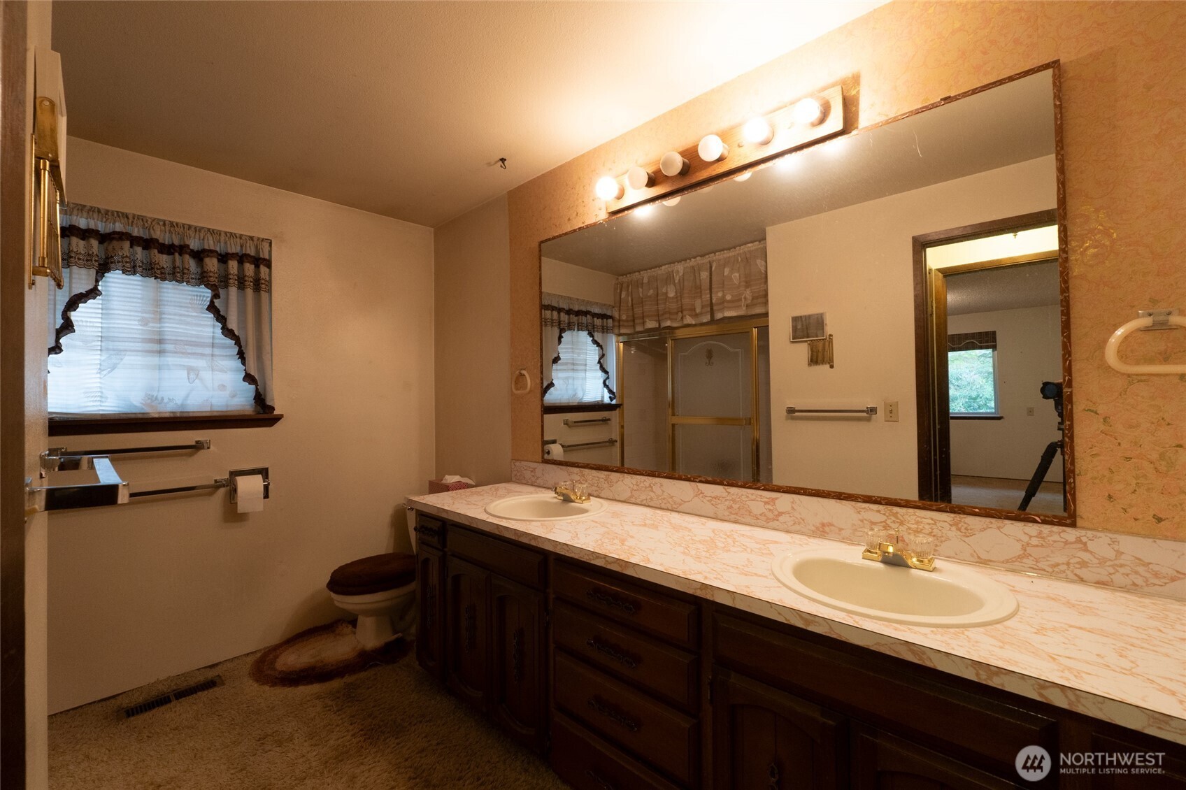 1748 Camden Park Drive Property Photo 25