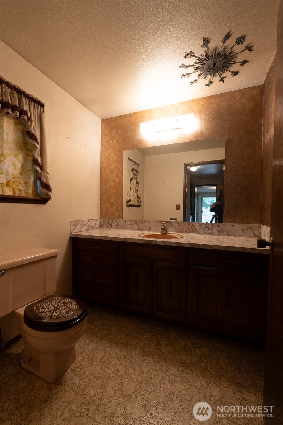1748 Camden Park Drive Property Photo 29
