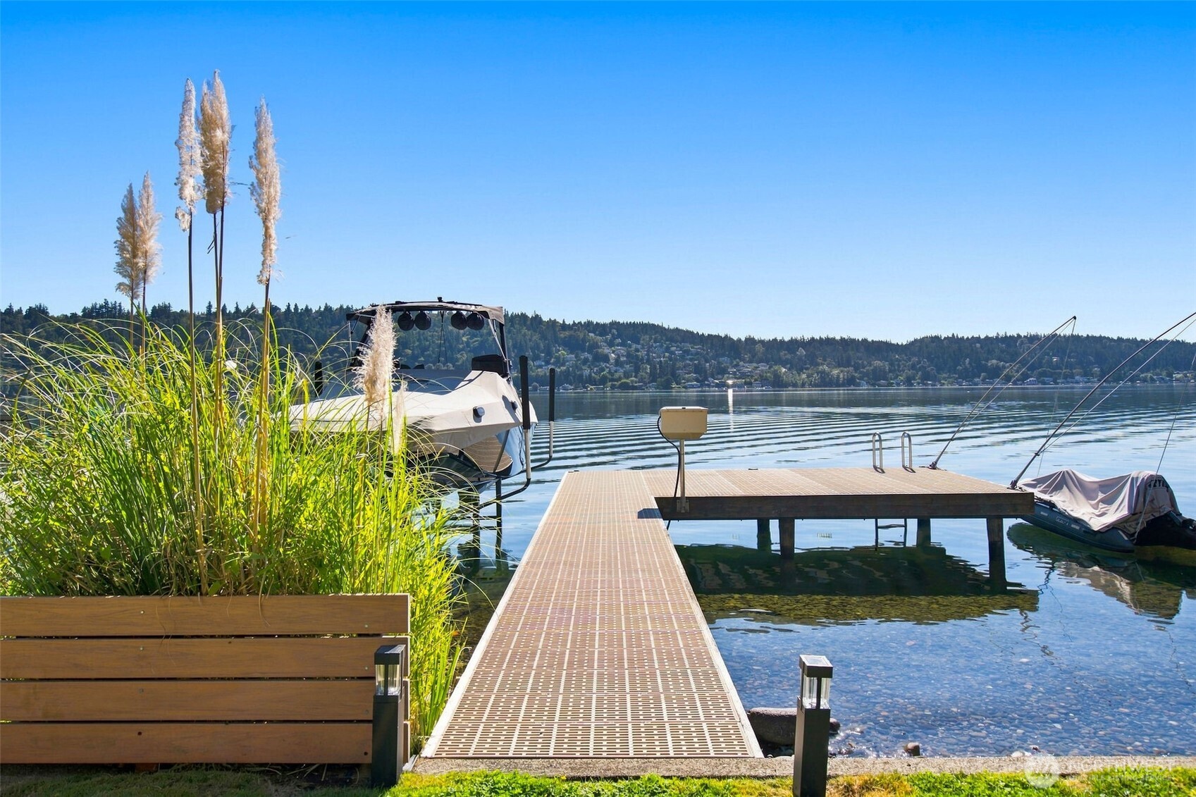 2002 W Lake Sammamish Parkway Property Photo 3
