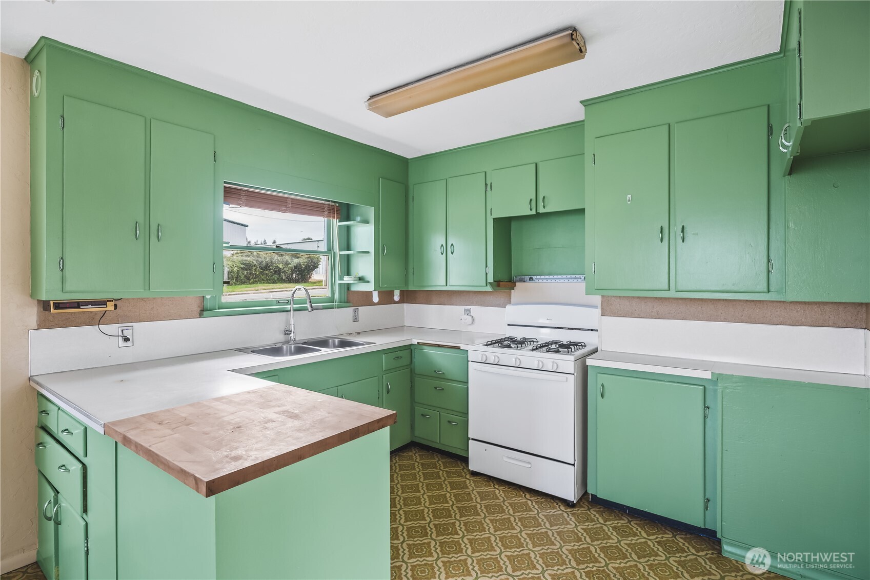 9939 Padilla Heights Road Property Photo 6