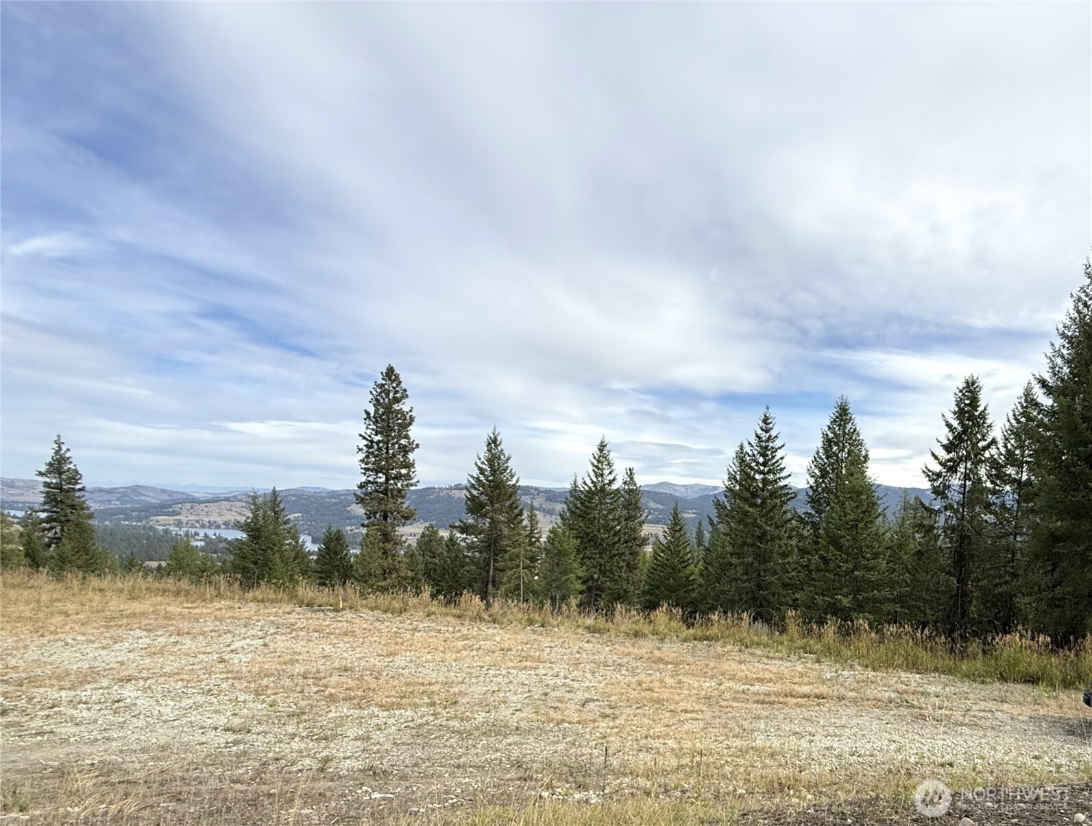 4 Lakeview Drive Property Photo 3