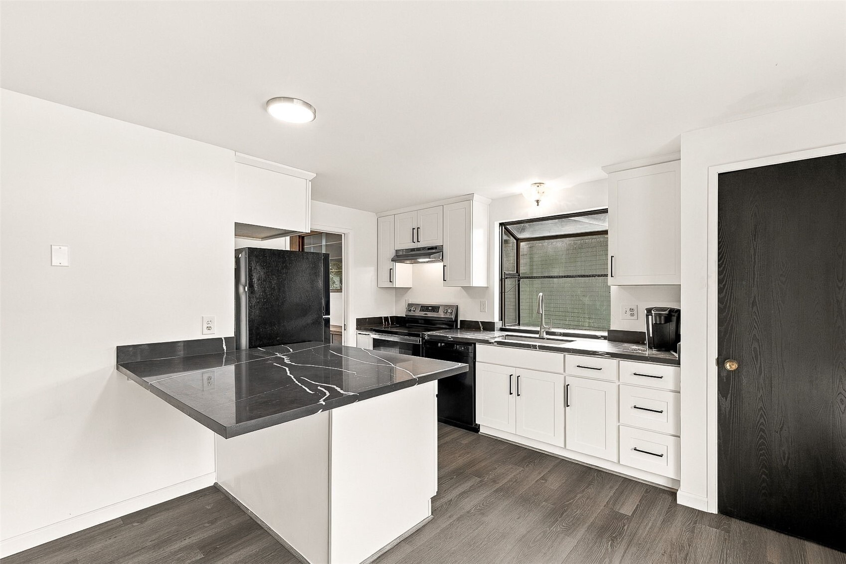 5308 145th Street Property Photo 3