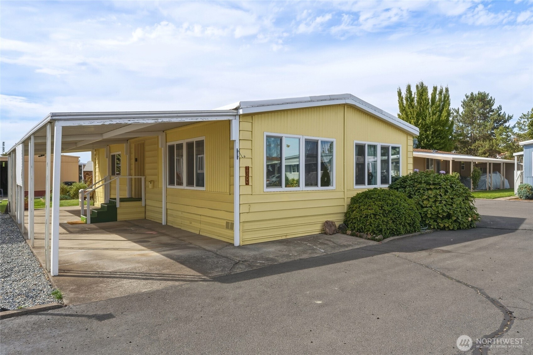 1304 Tollgate Lane Property Photo 3