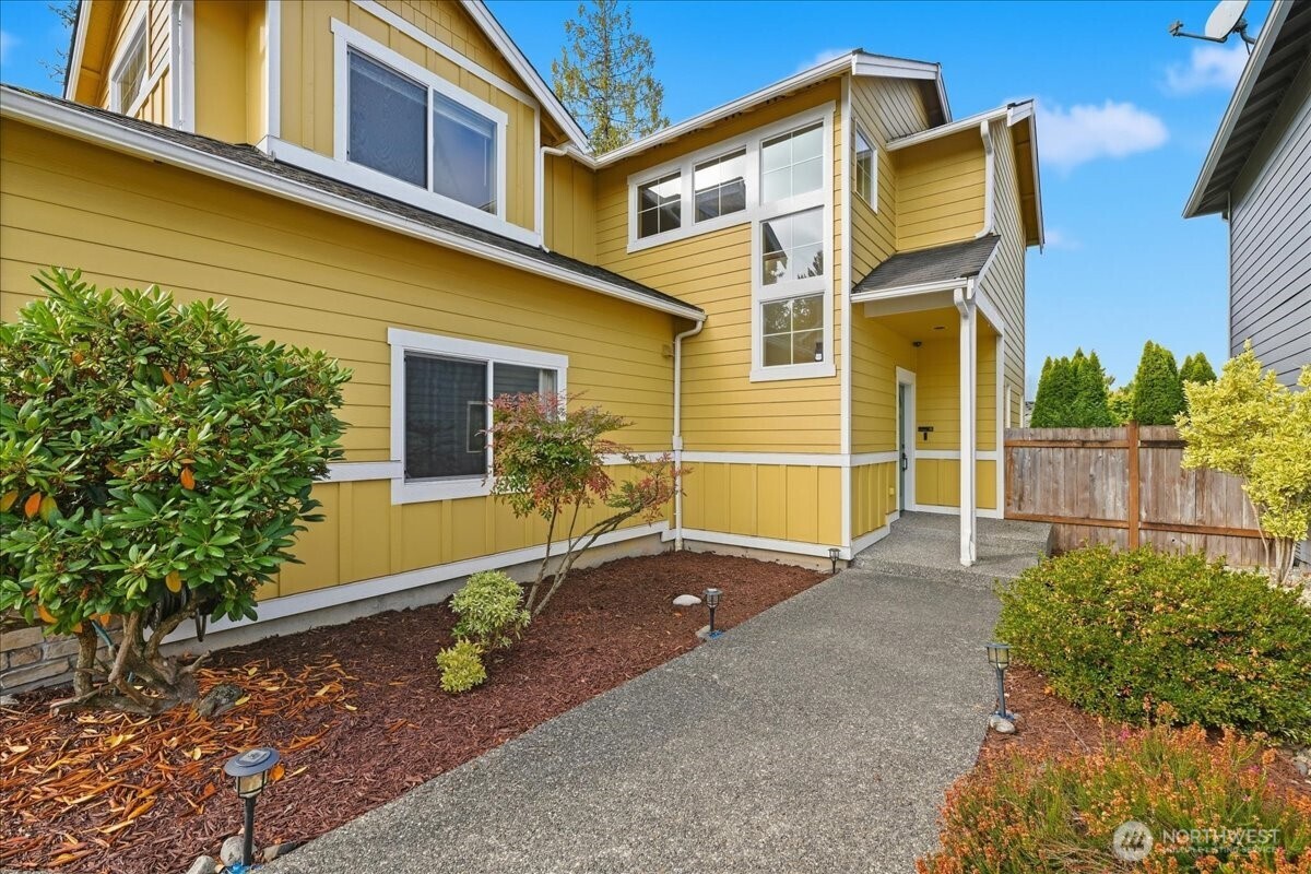 19530 25th Drive Property Photo 3