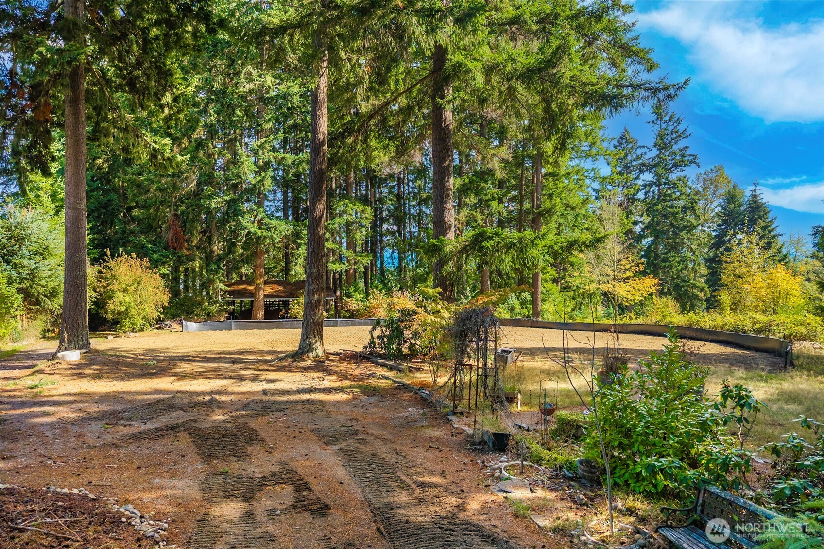 27601 Webster Road Property Photo 11