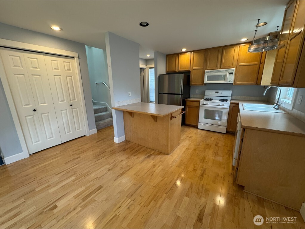 1413 Nw 60th Street A Property Photo 4