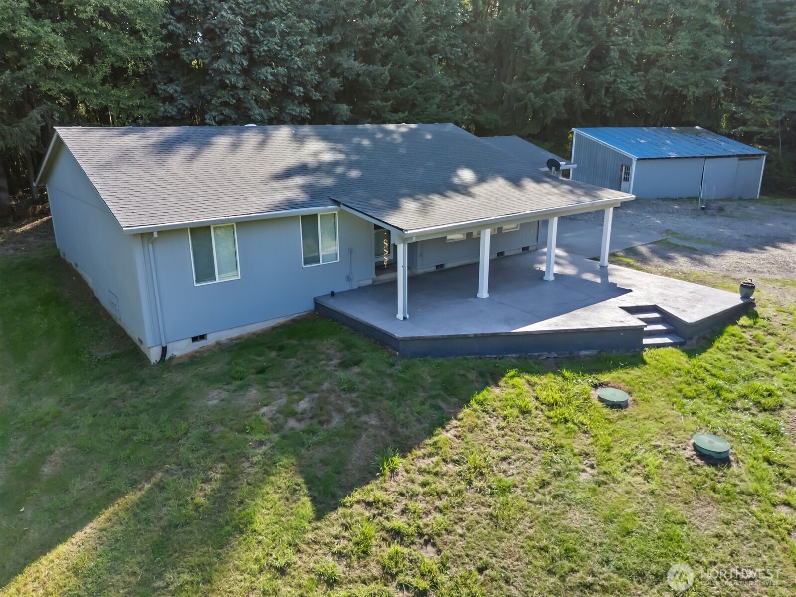 410 Vivian Road Property Photo 2