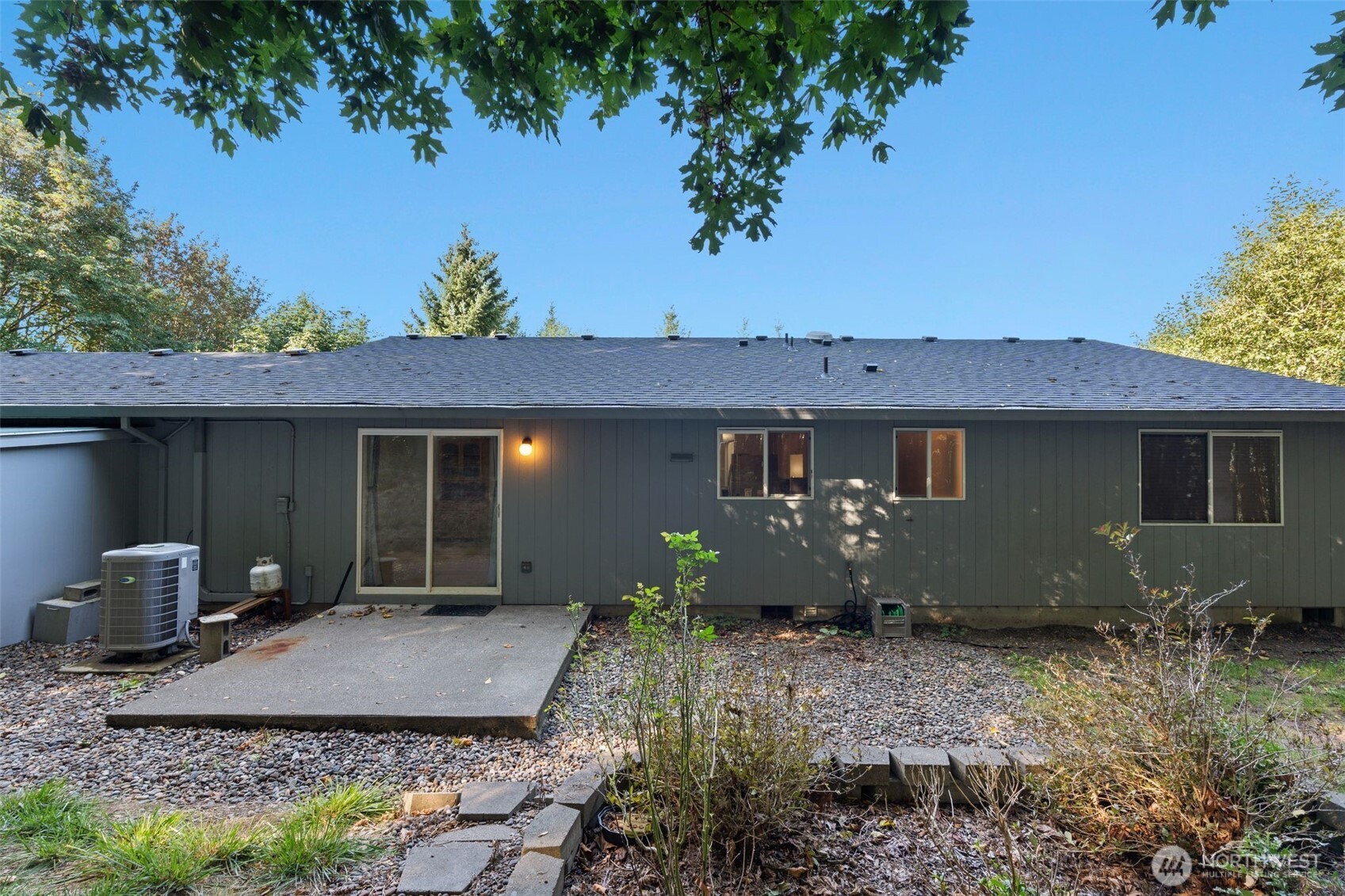 410 Vivian Road Property Photo 9