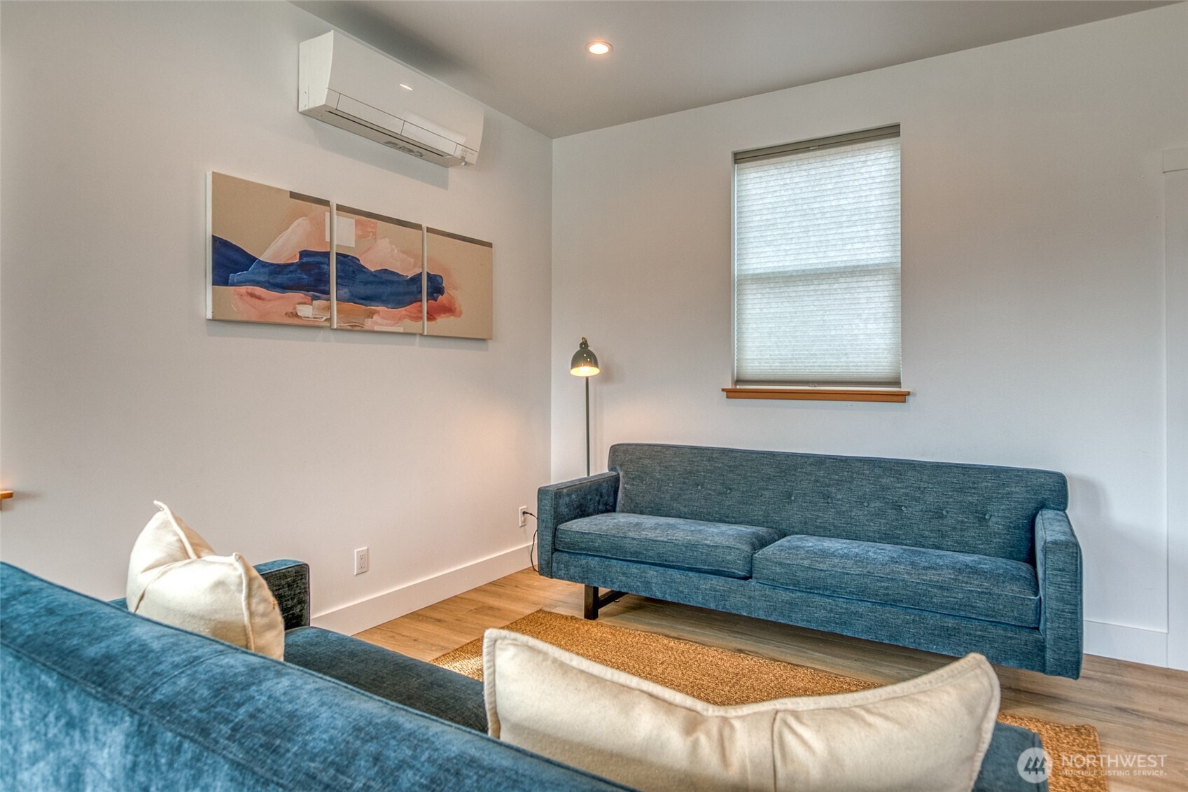 429 Pine Street B Property Photo 8