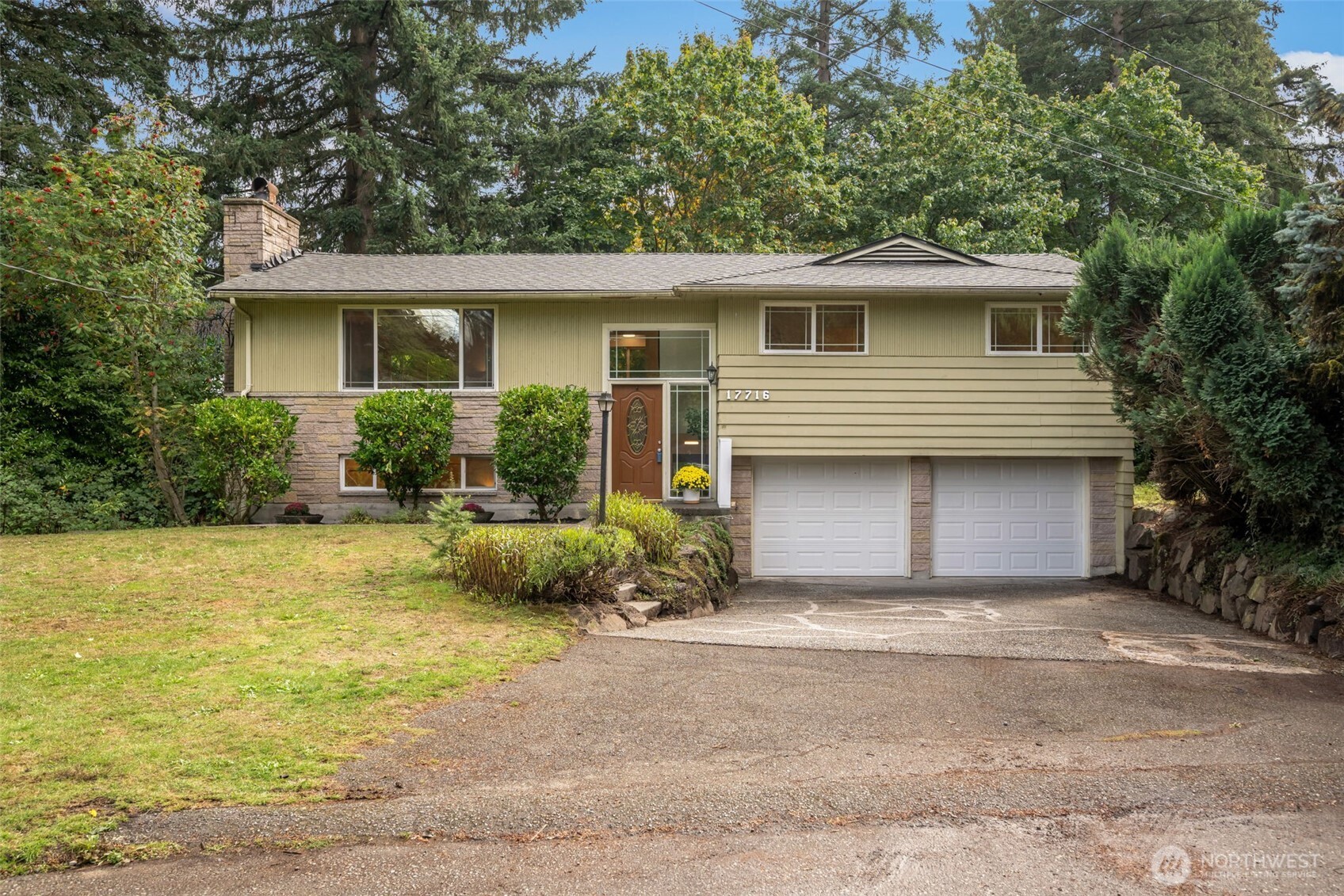 17716 Densmore Avenue Property Photo 2