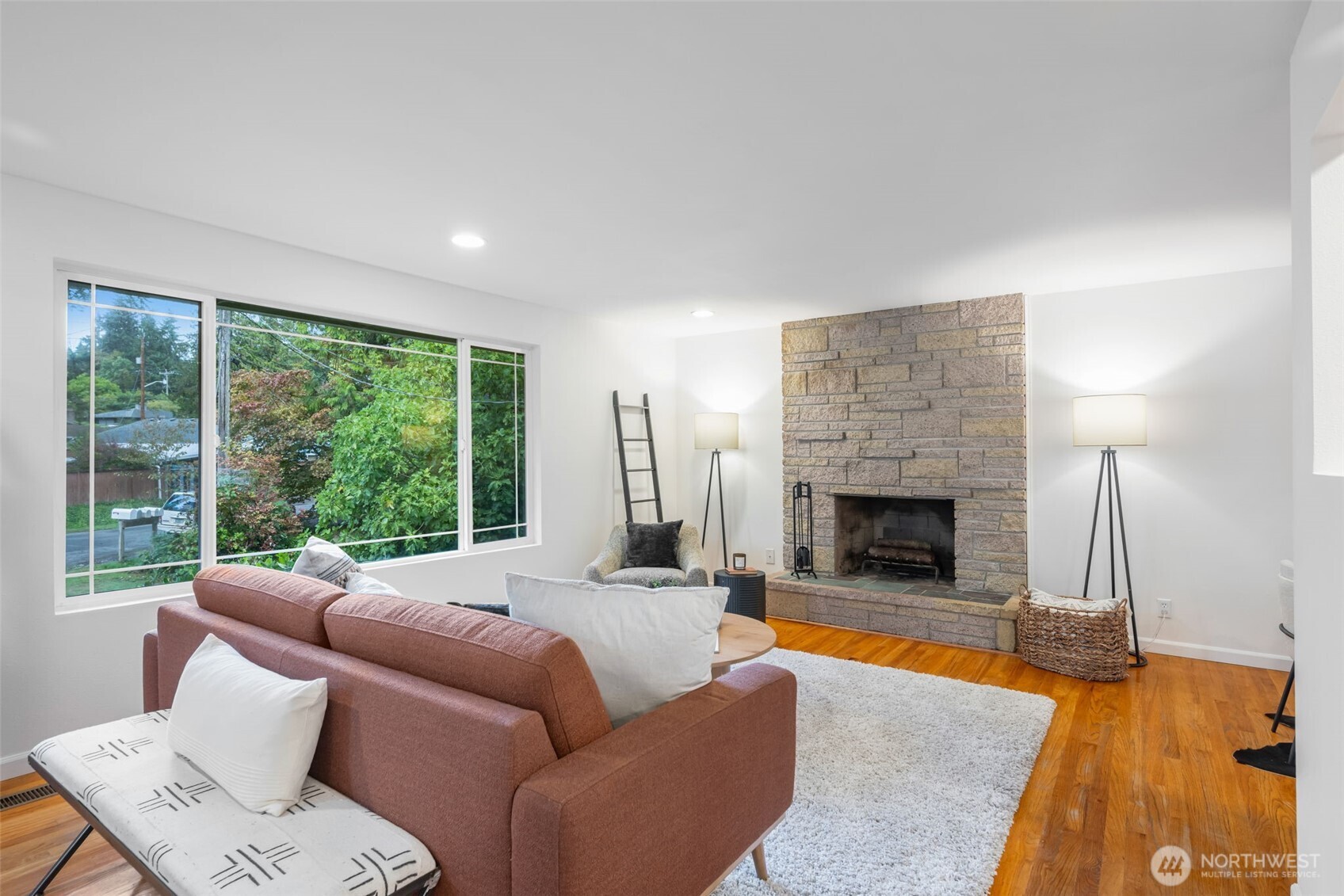 17716 Densmore Avenue Property Photo 3