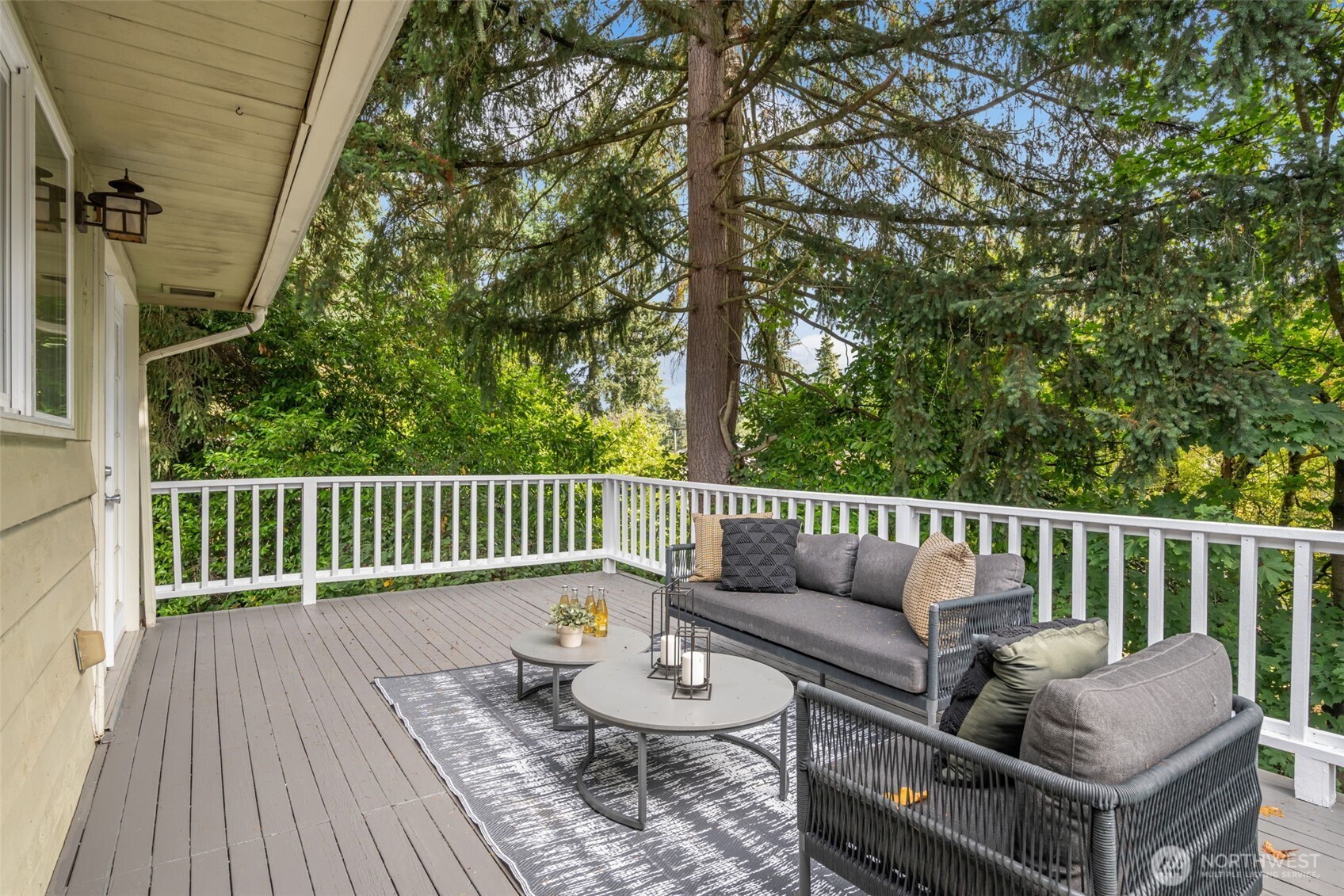 17716 Densmore Avenue Property Photo 15