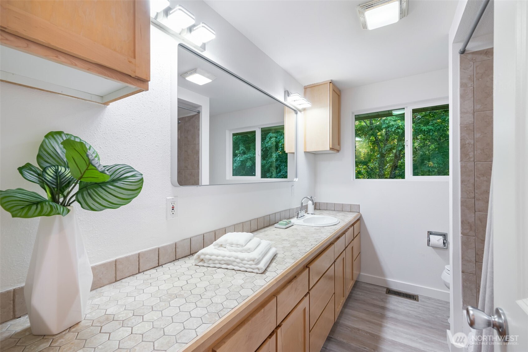 17716 Densmore Avenue Property Photo 16