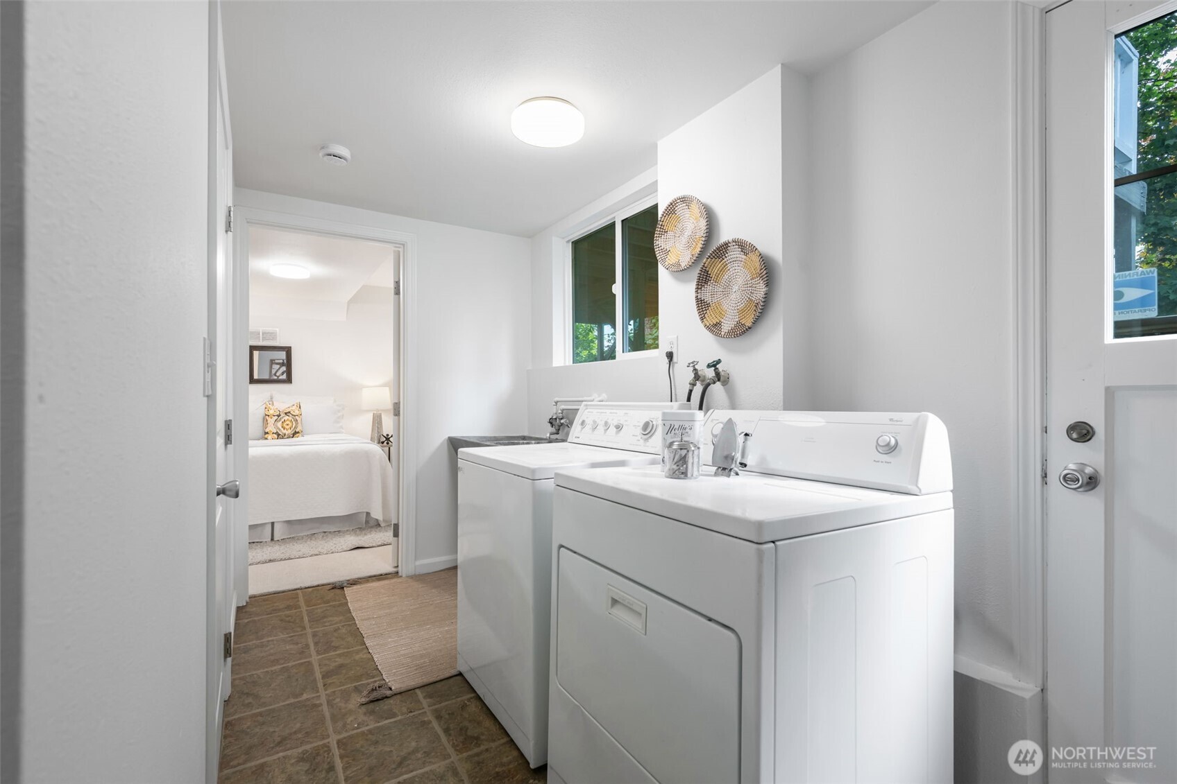 17716 Densmore Avenue Property Photo 29