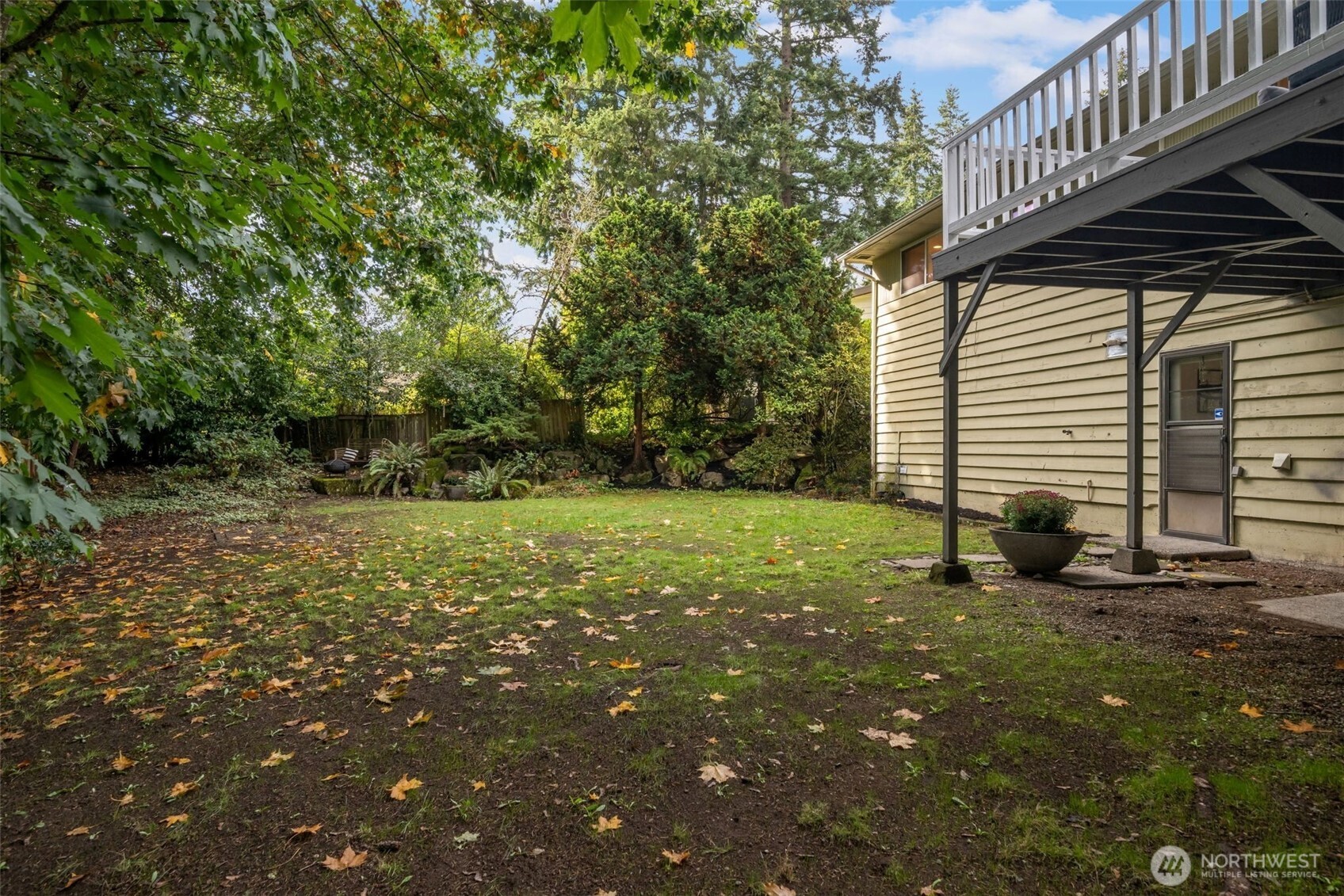 17716 Densmore Avenue Property Photo 34