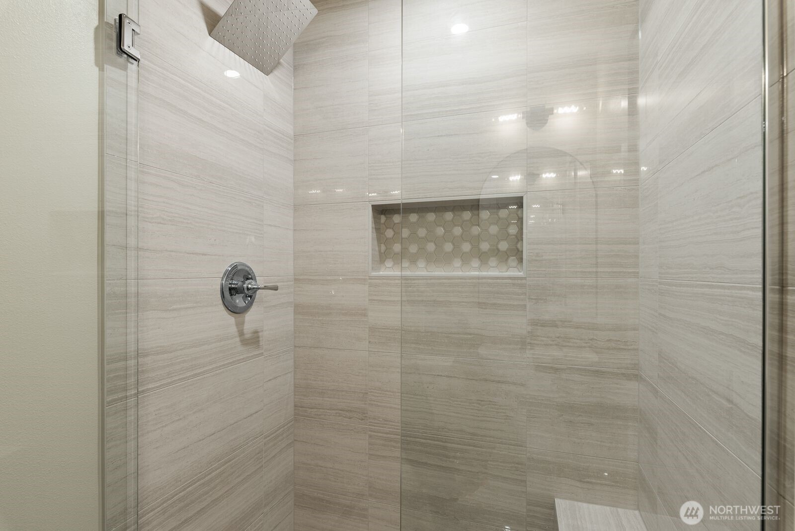 2425 Nw Blue Ridge Drive Property Photo 16