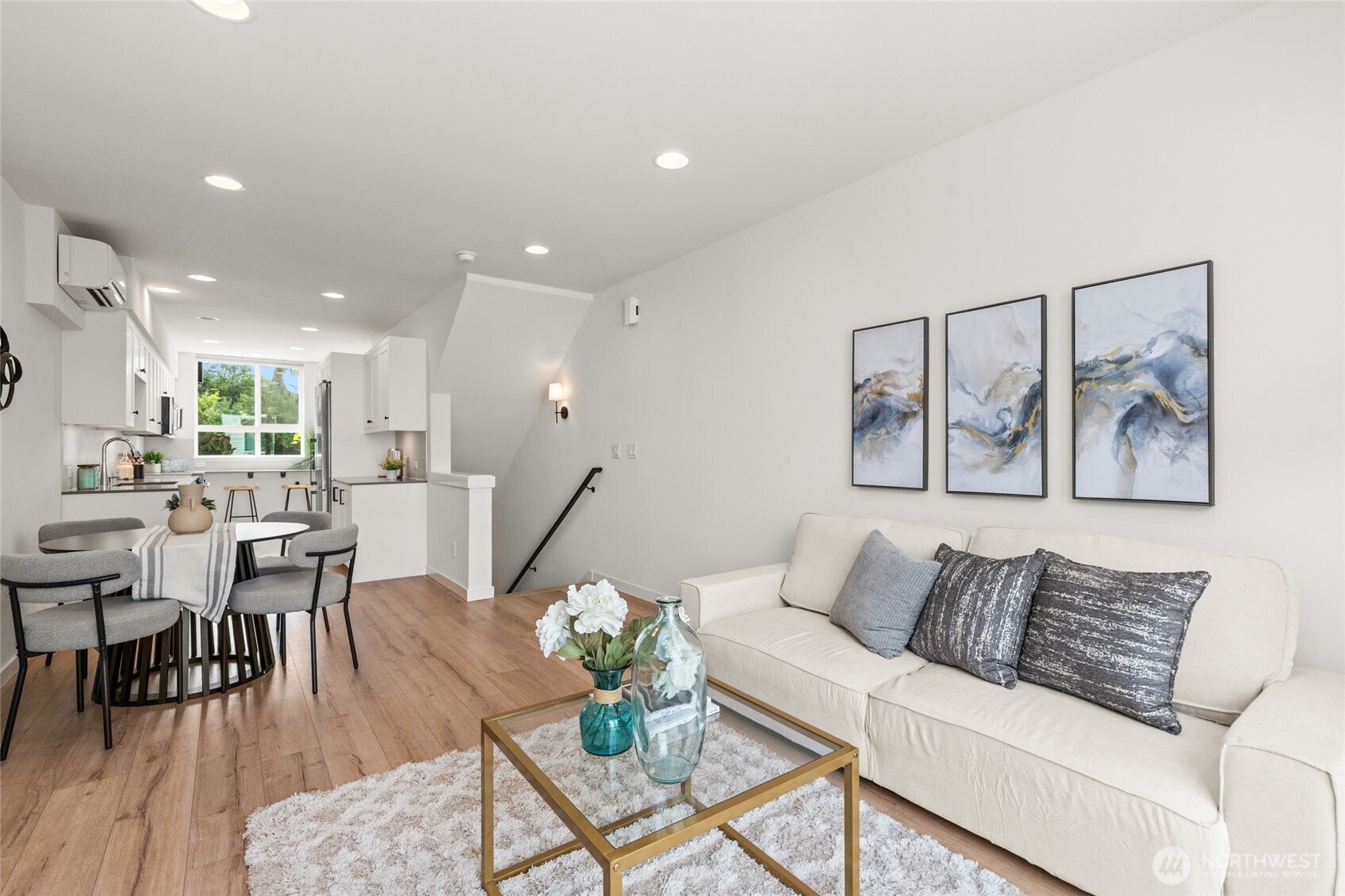 2106 Ne 85th Street E Property Photo 11