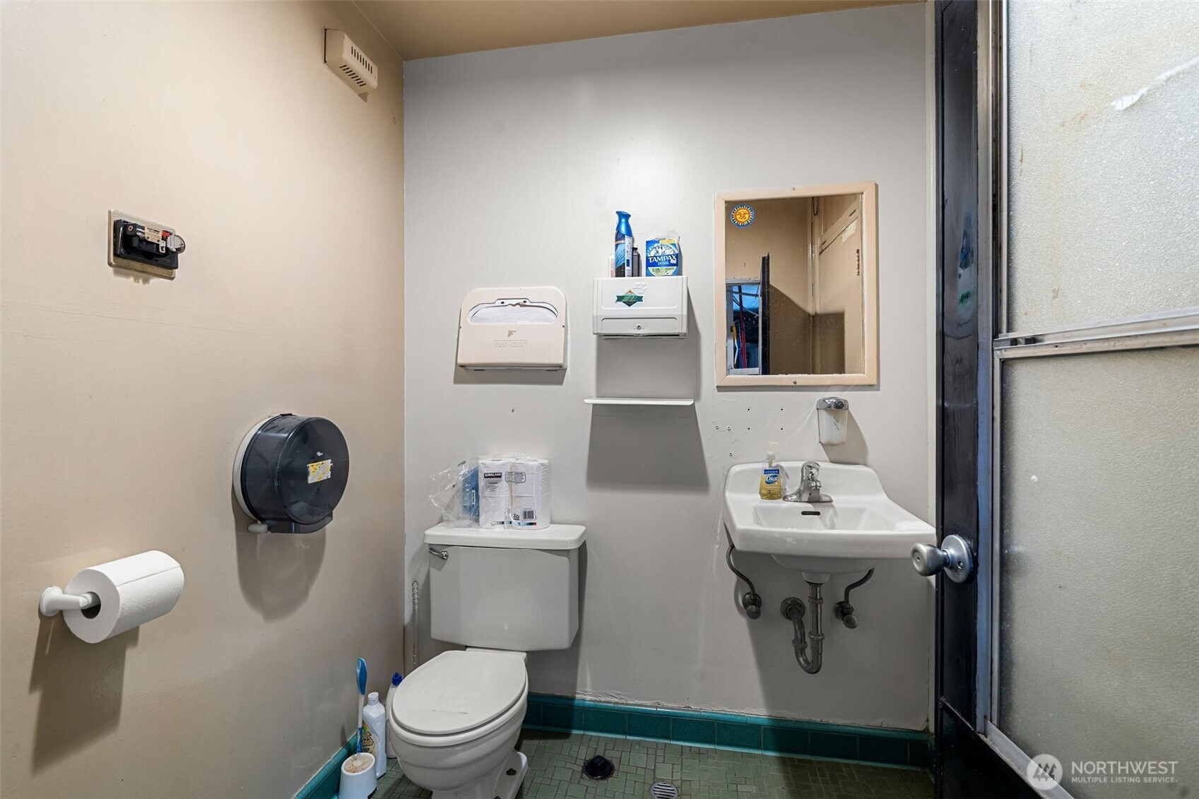 402 Marine Drive Property Photo 15
