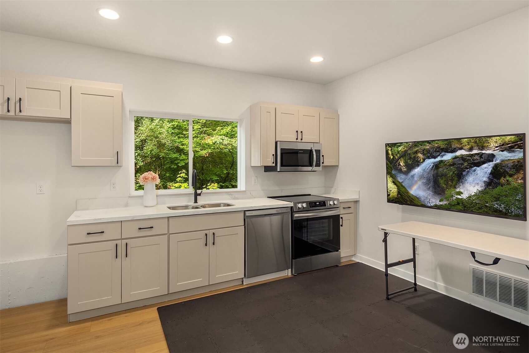 18619 Ne Woodinville-duvall Road Property Photo 33