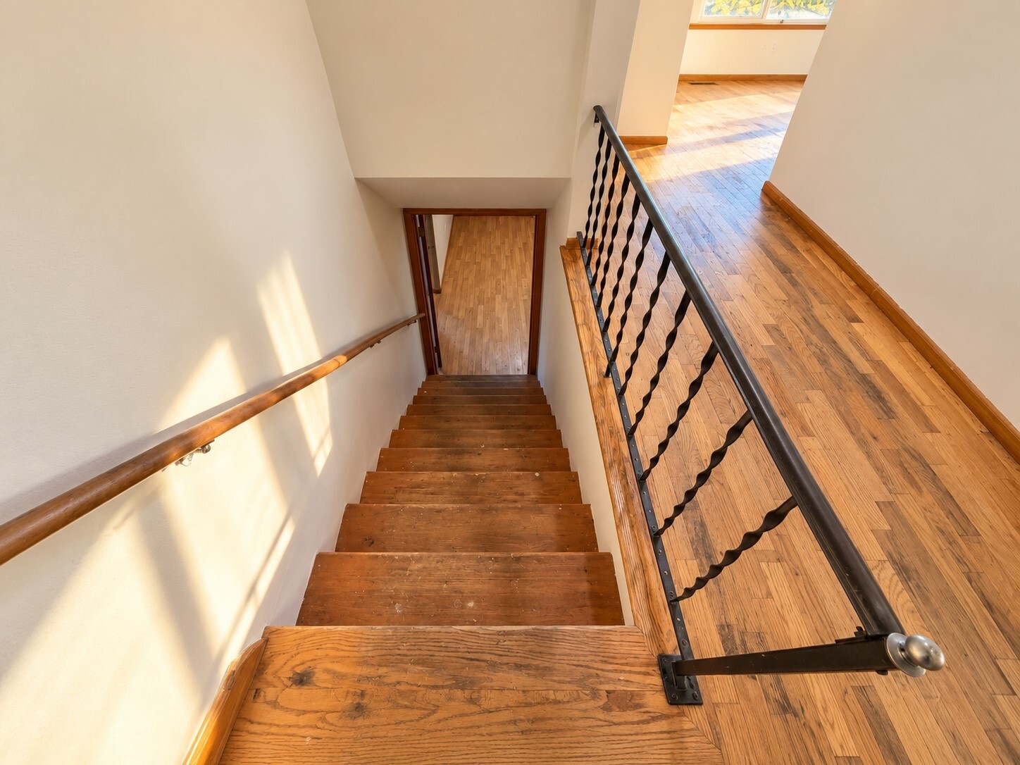 208 E Hillside Drive Property Photo 2