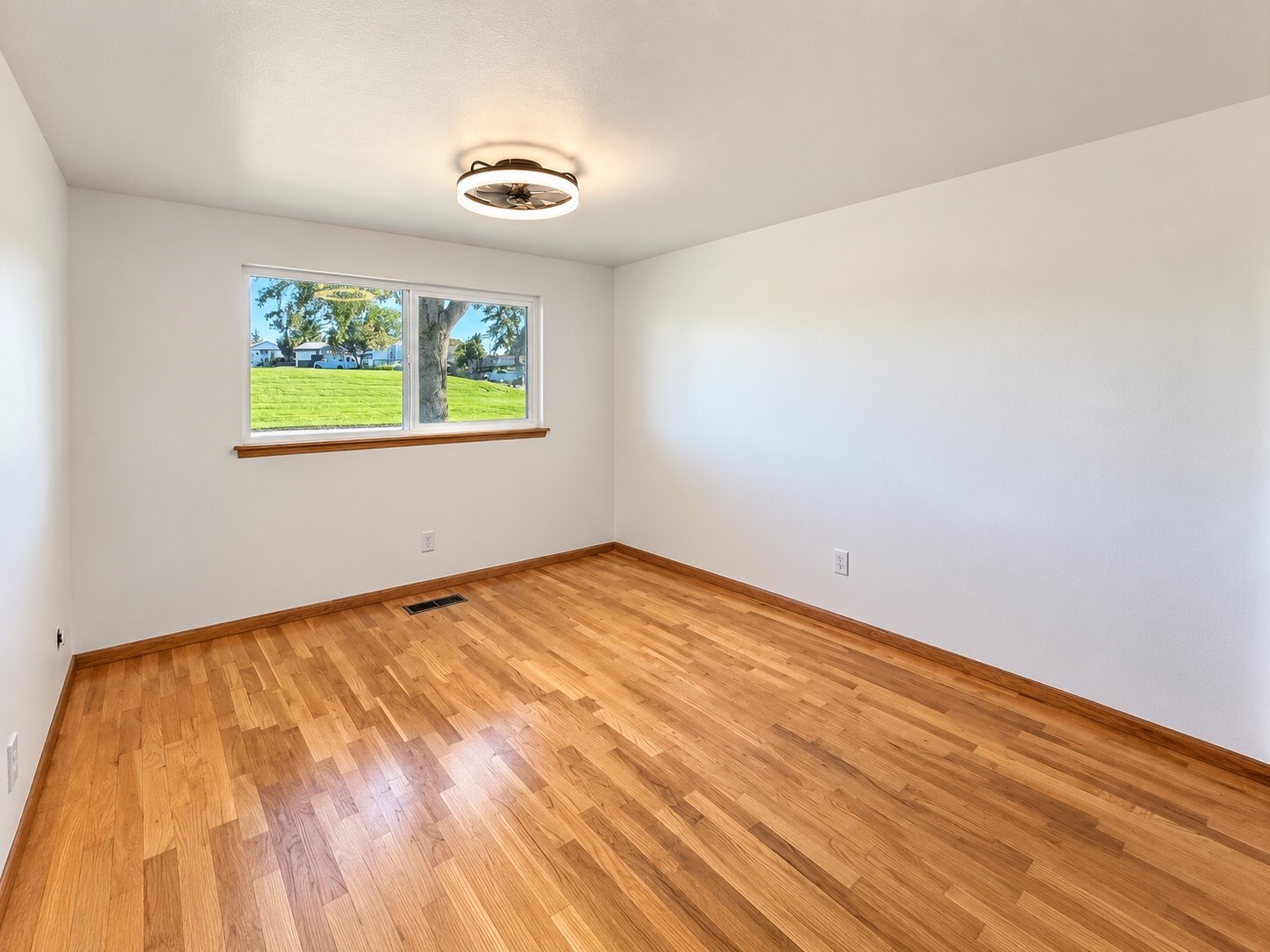 208 E Hillside Drive Property Photo 14
