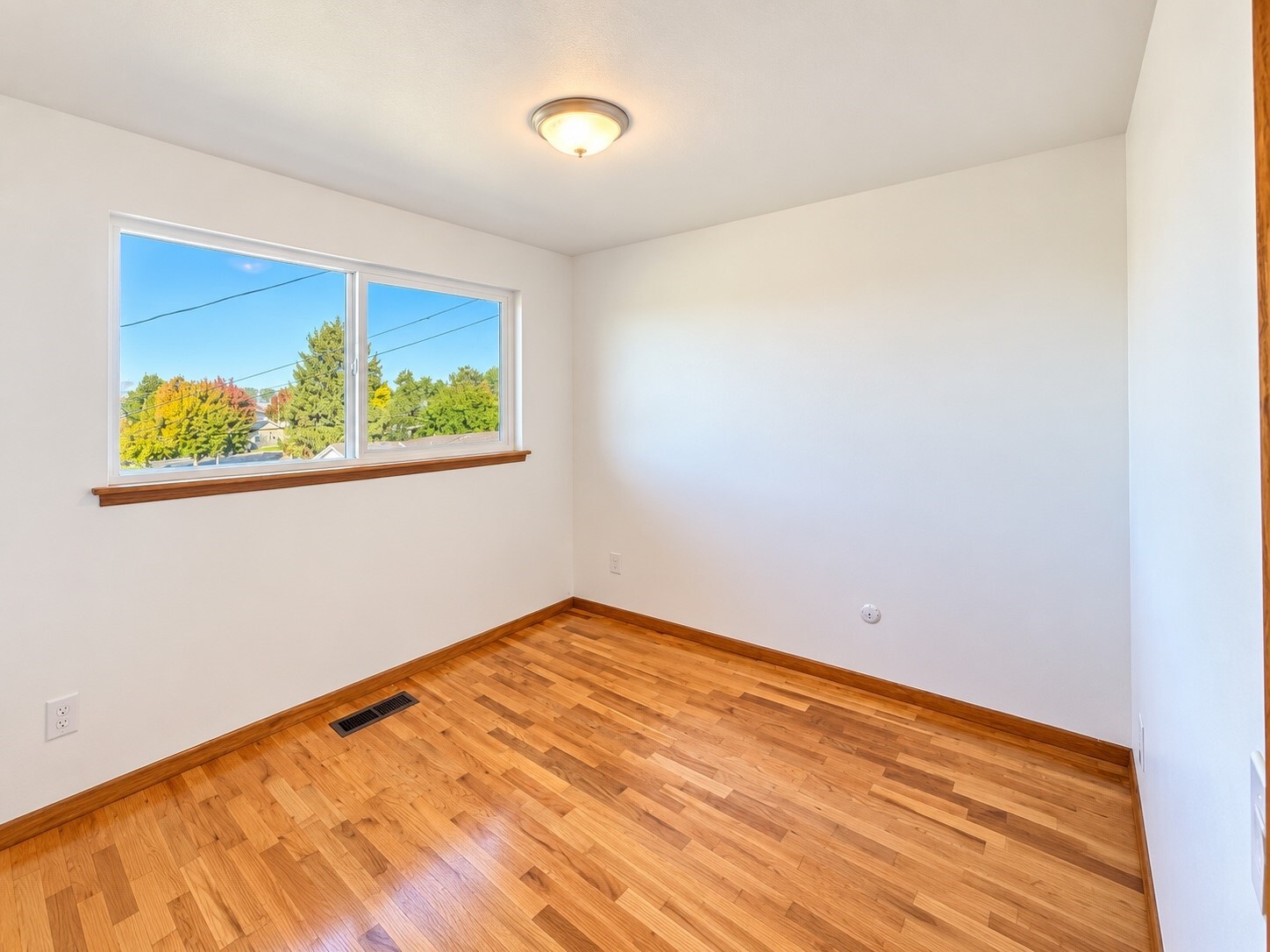 208 E Hillside Drive Property Photo 16