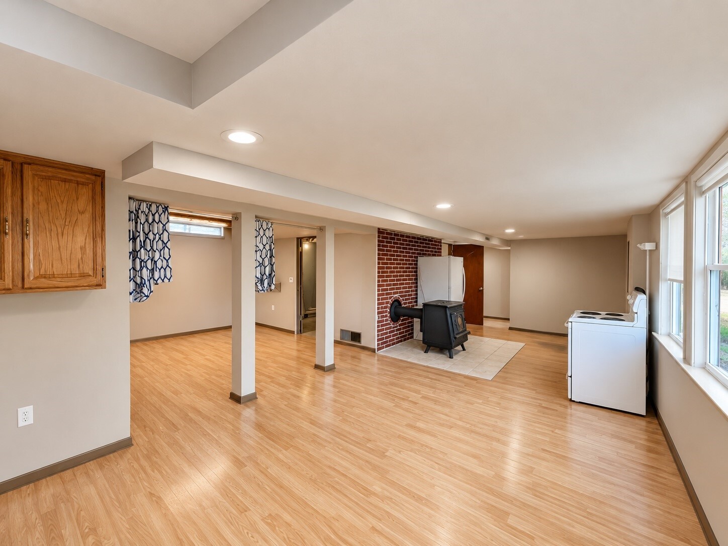 208 E Hillside Drive Property Photo 34
