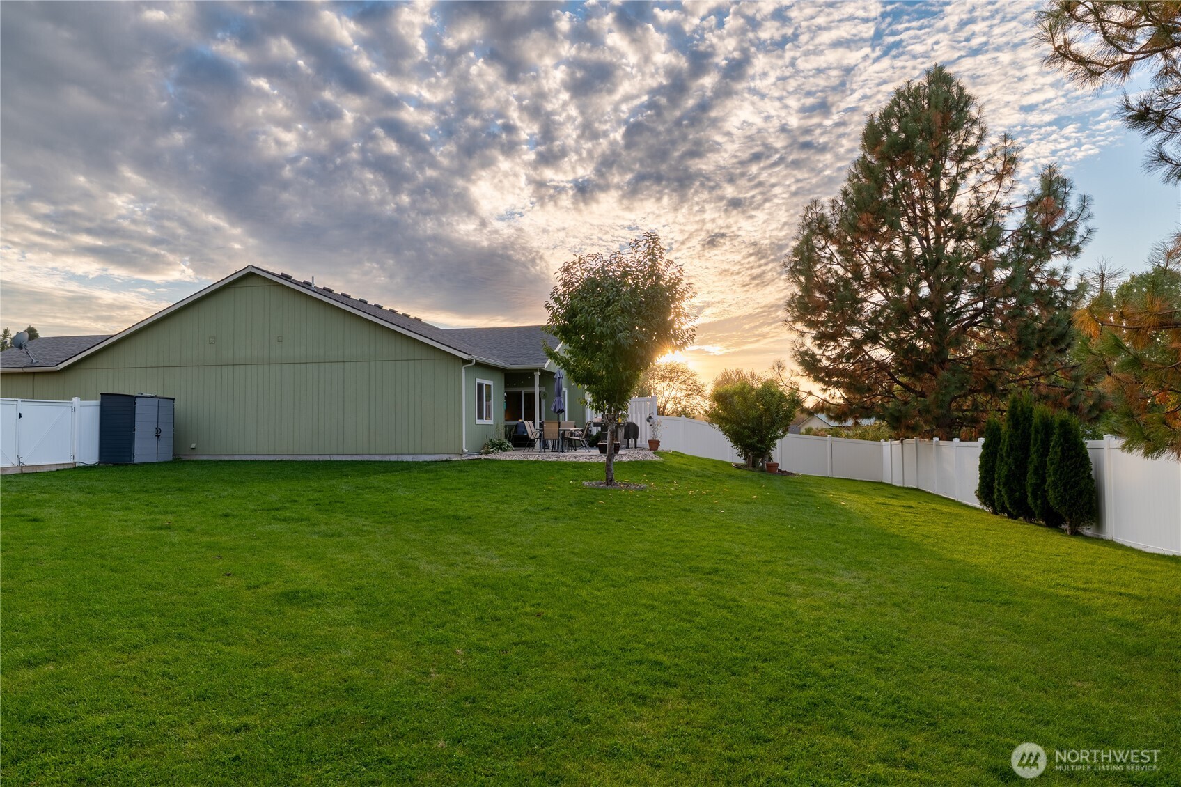 1513 E First Court Property Photo 2