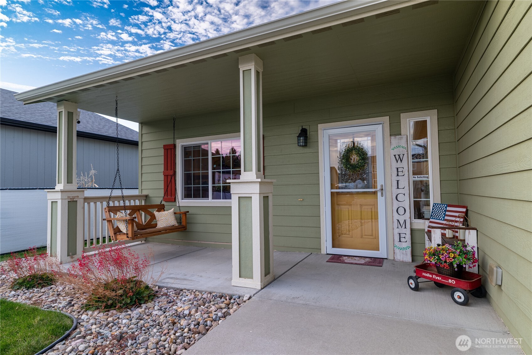 1513 E First Court Property Photo 4