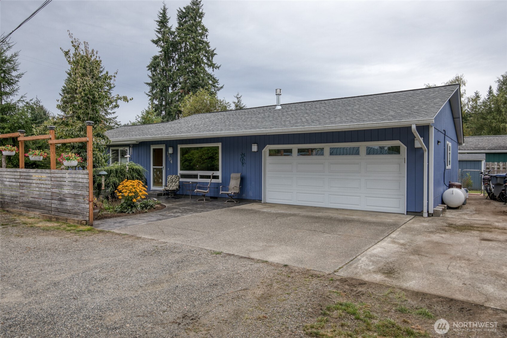1104 E Fairview Lane Property Photo 1