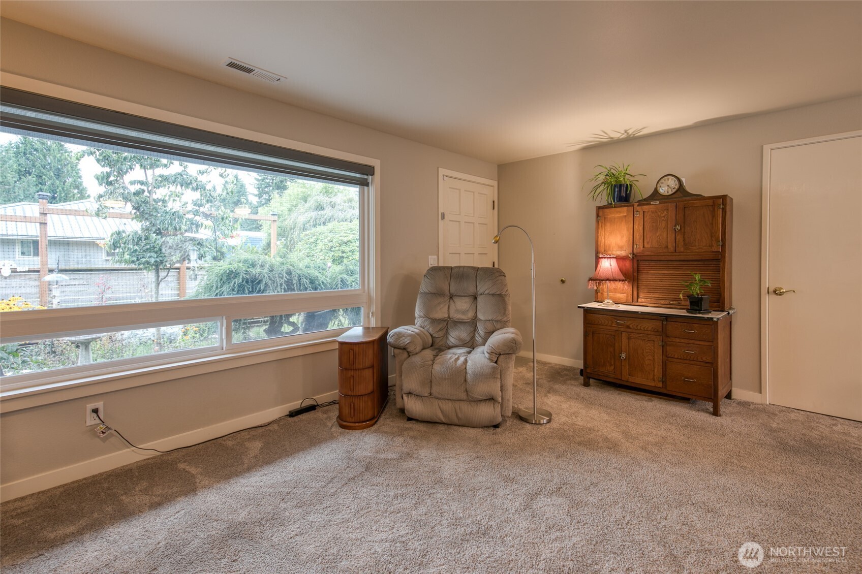 1104 E Fairview Lane Property Photo 6