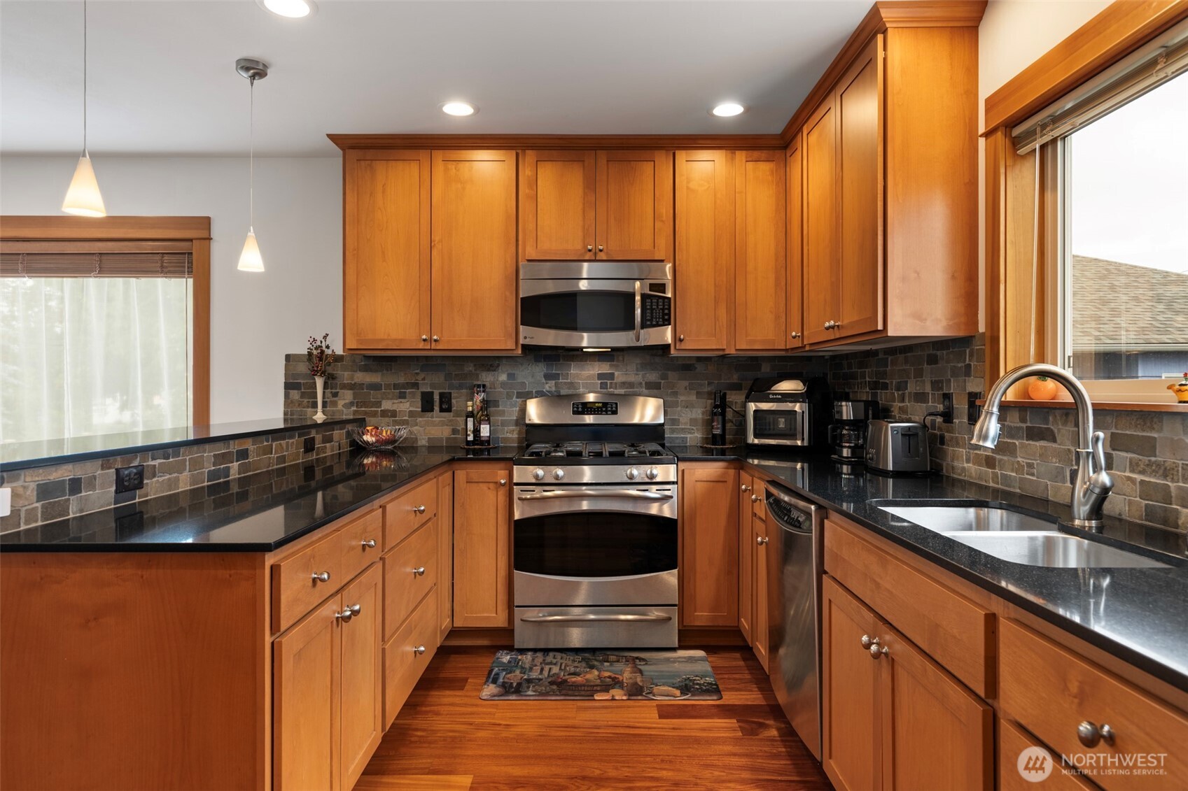 4122 A 42nd Avenue Property Photo 6