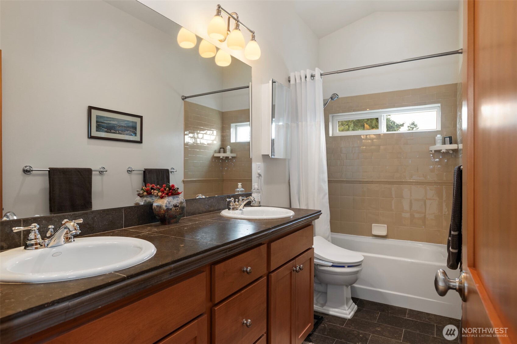 4122 A 42nd Avenue Property Photo 14